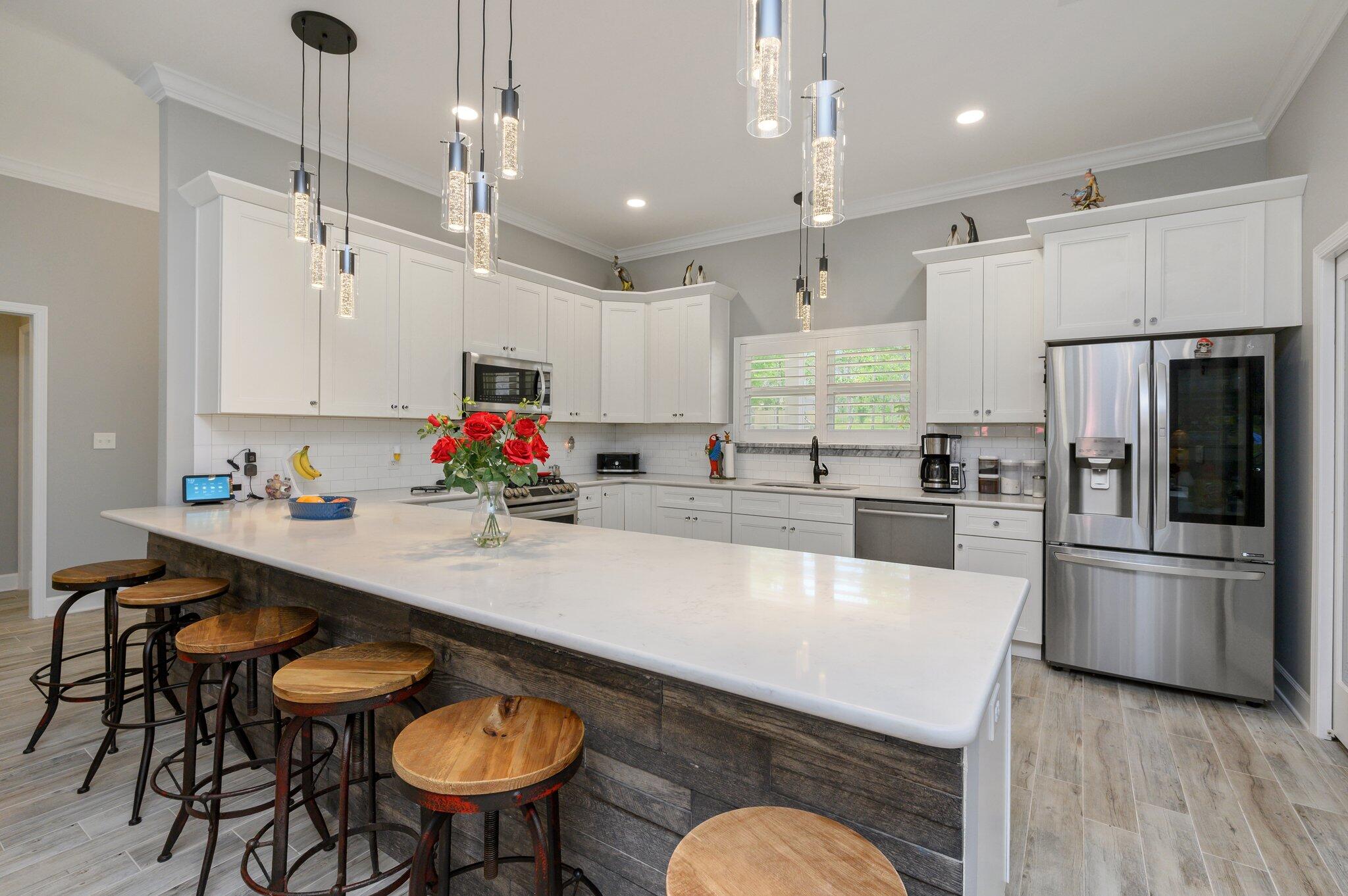 MIRROR LAKE - Residential