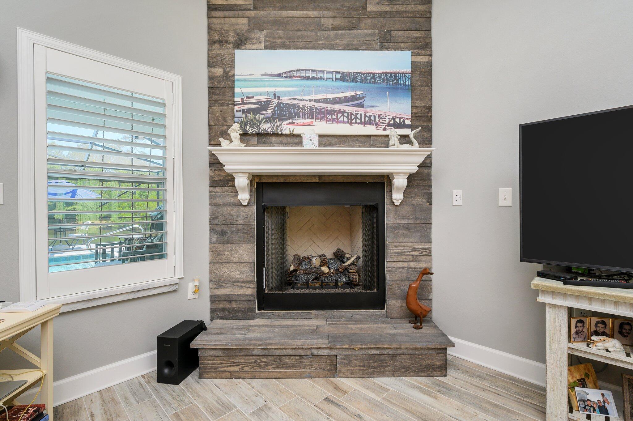 MIRROR LAKE - Residential