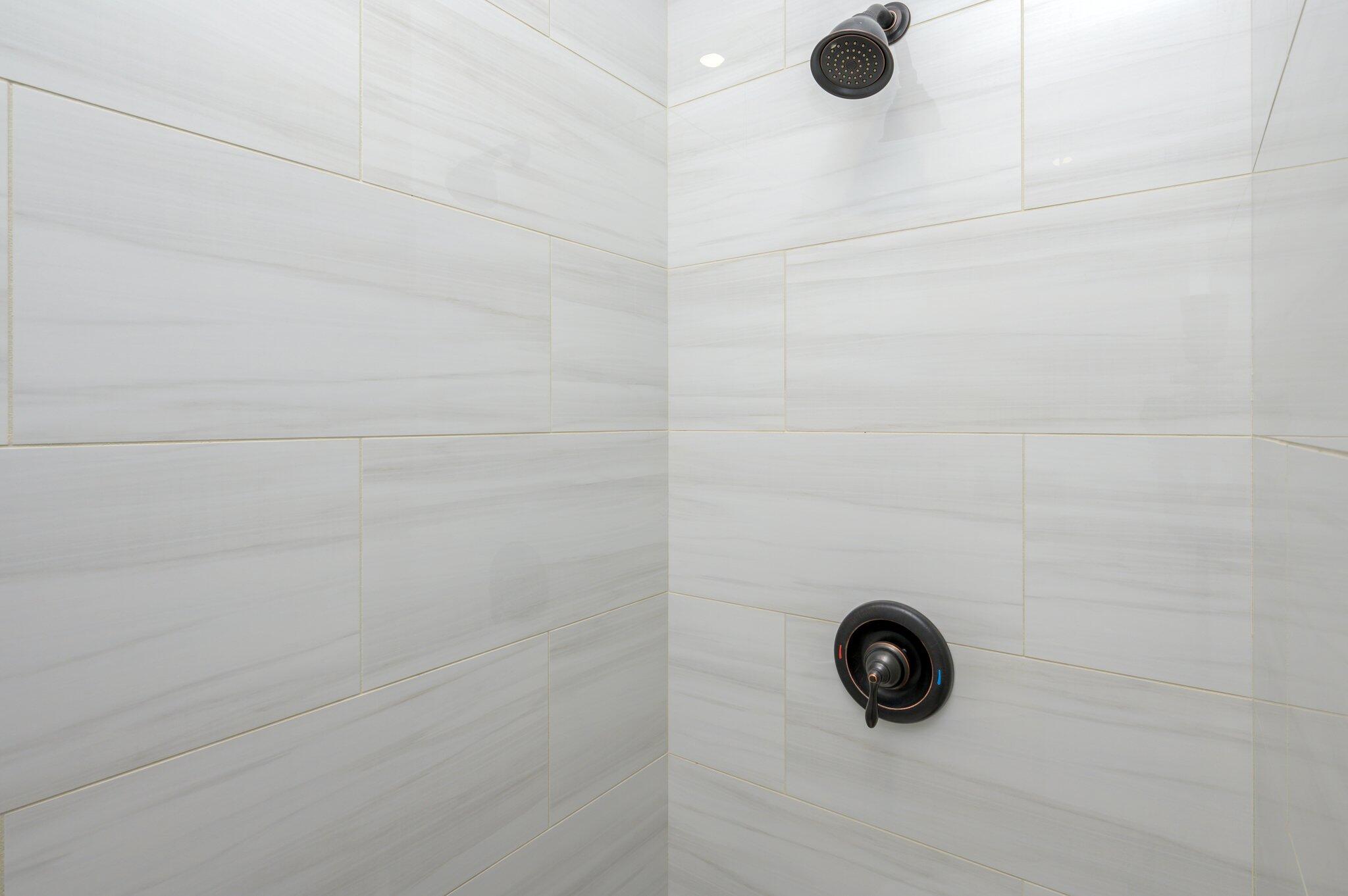 MIRROR LAKE - Residential