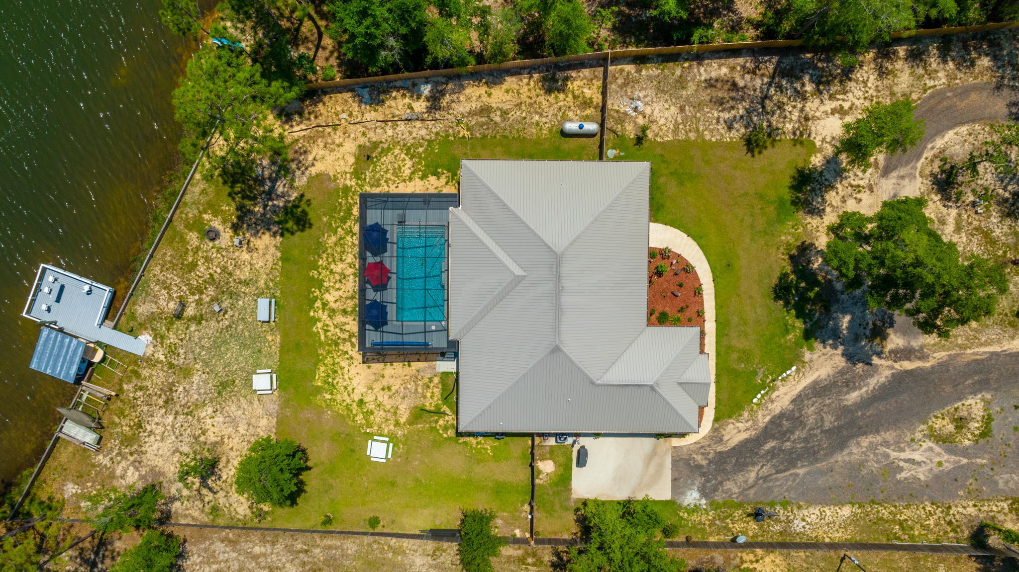 MIRROR LAKE - Residential