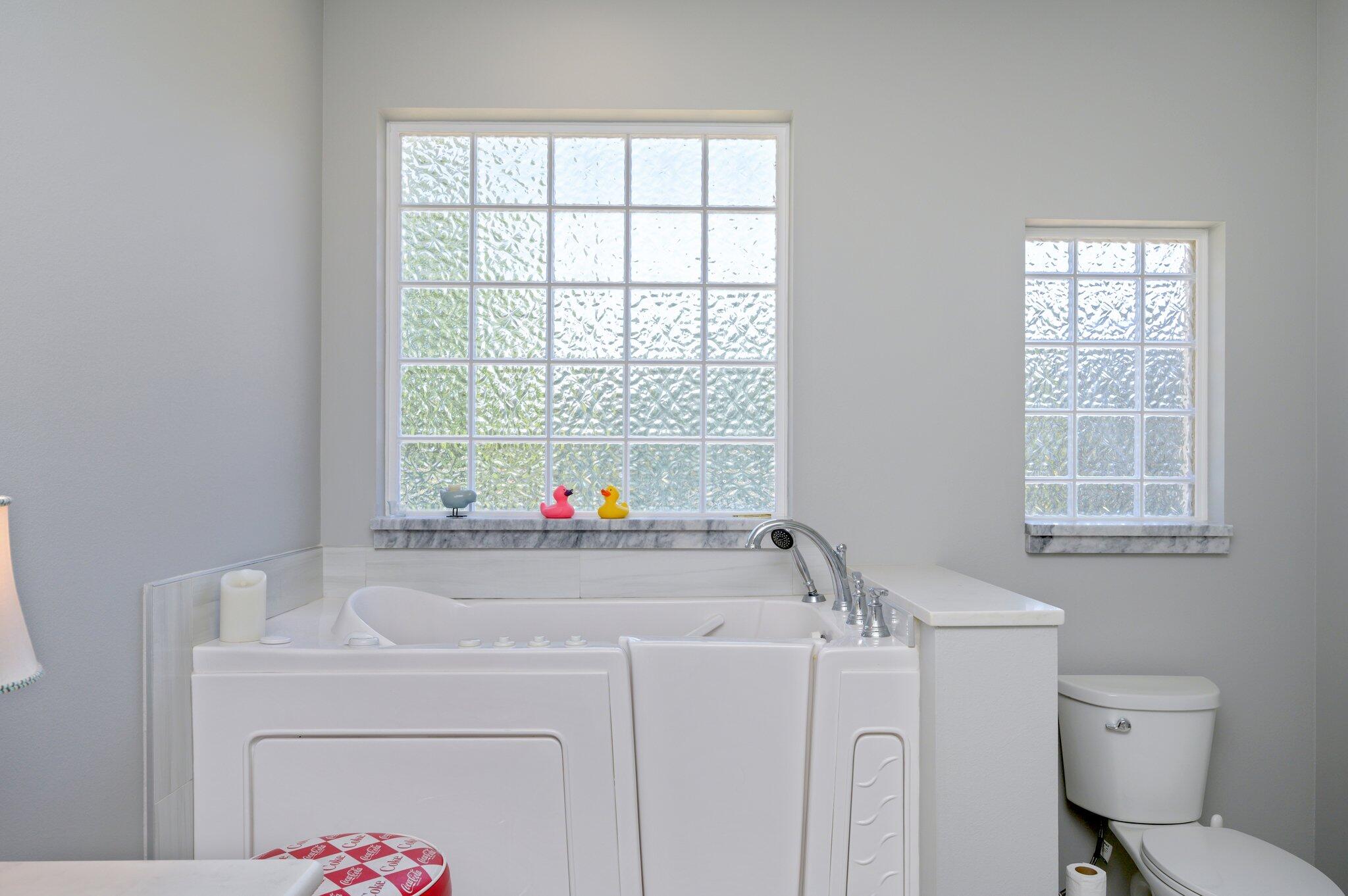 MIRROR LAKE - Residential