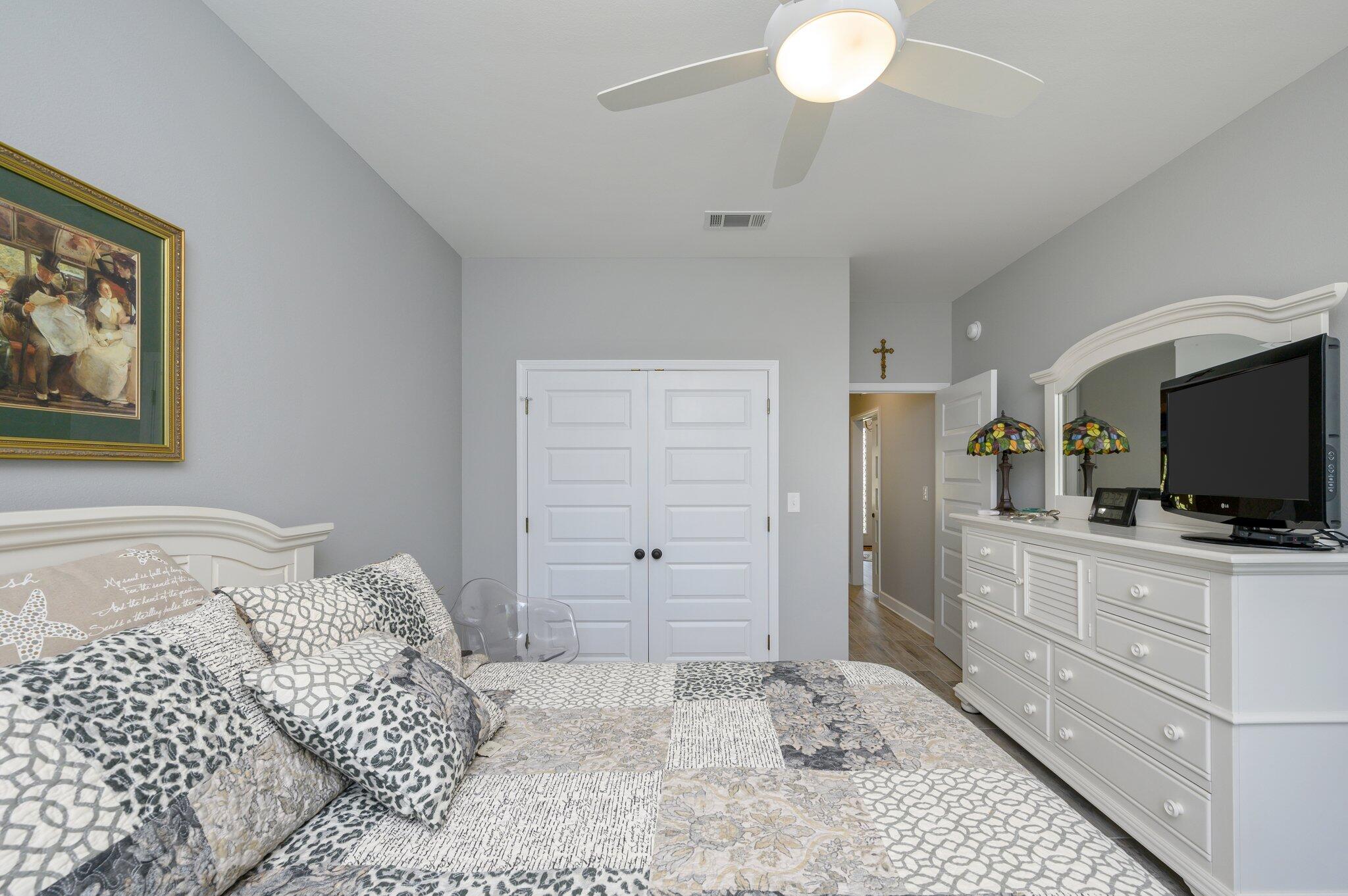 MIRROR LAKE - Residential