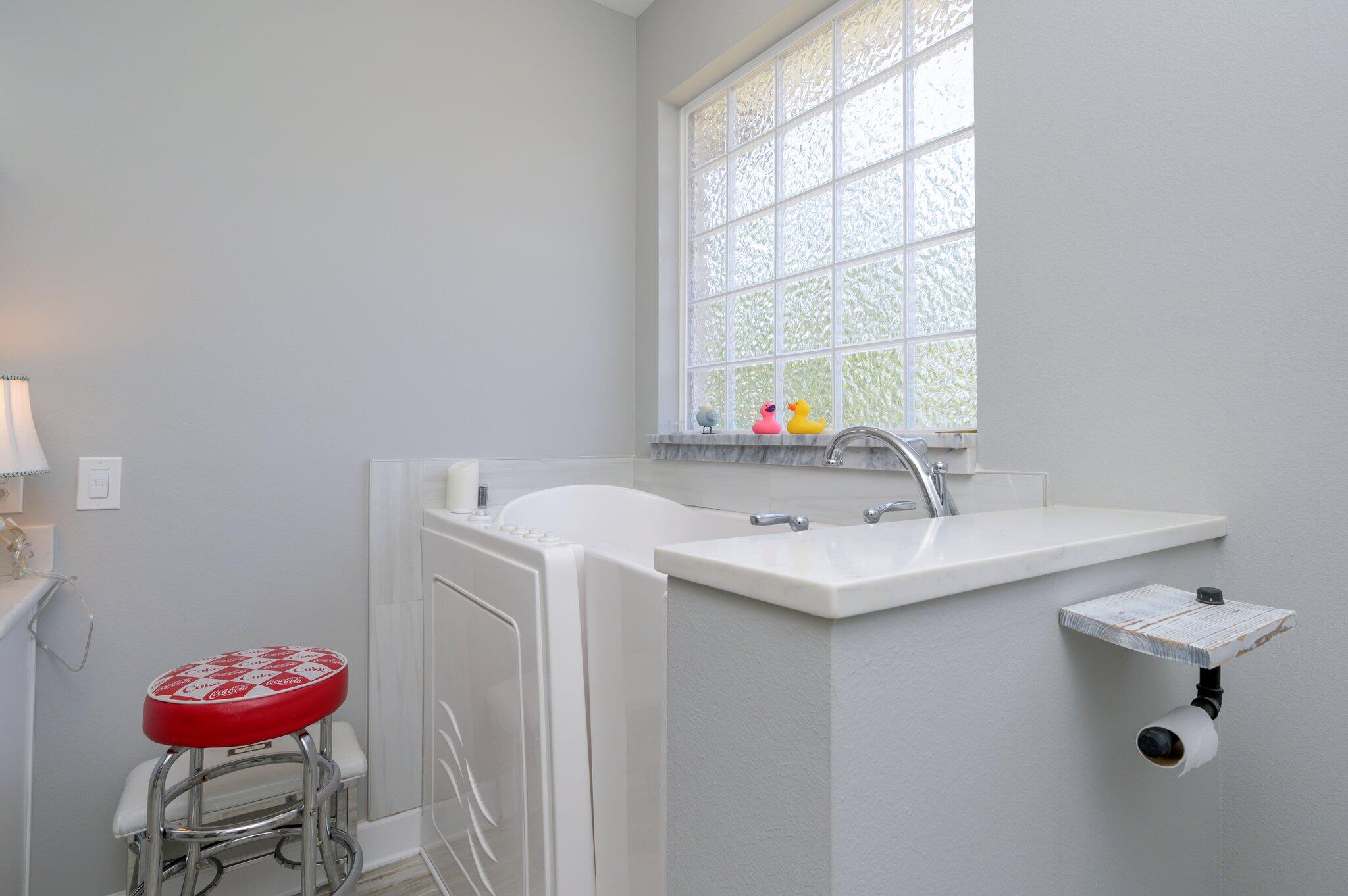 MIRROR LAKE - Residential