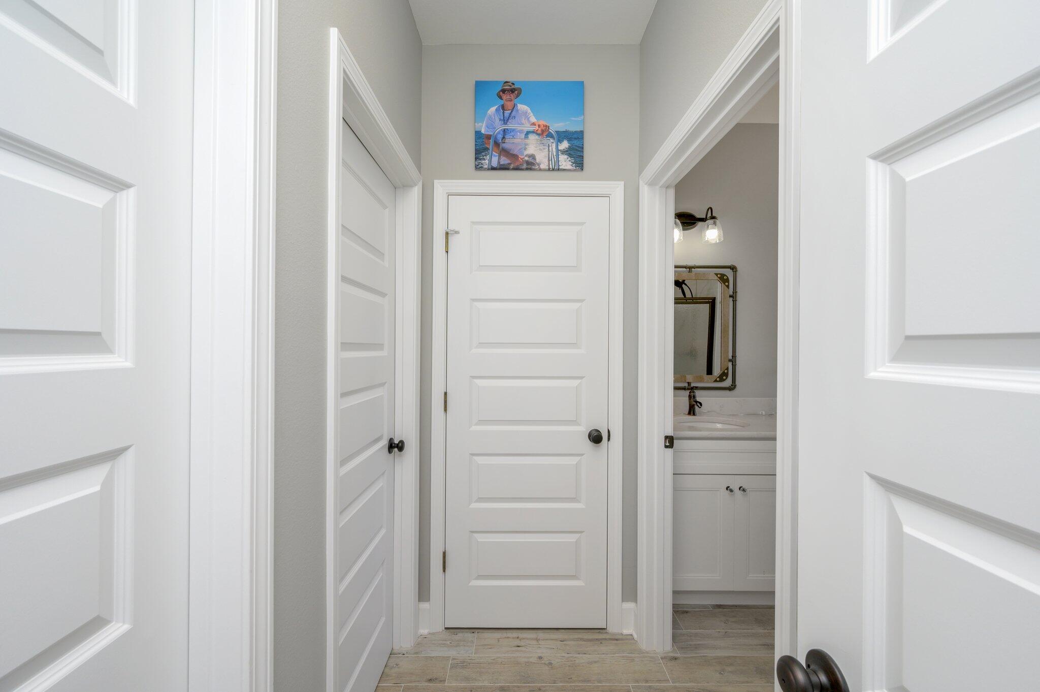 MIRROR LAKE - Residential