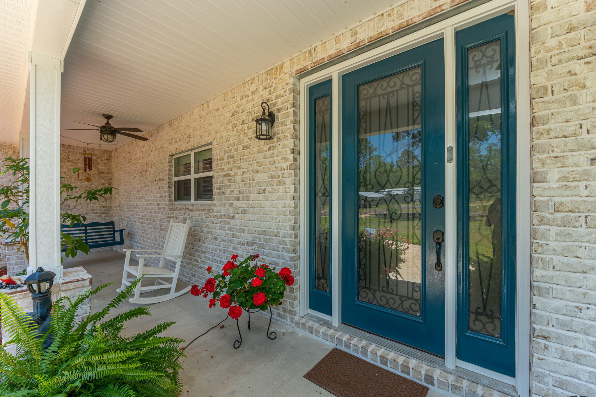 MIRROR LAKE - Residential