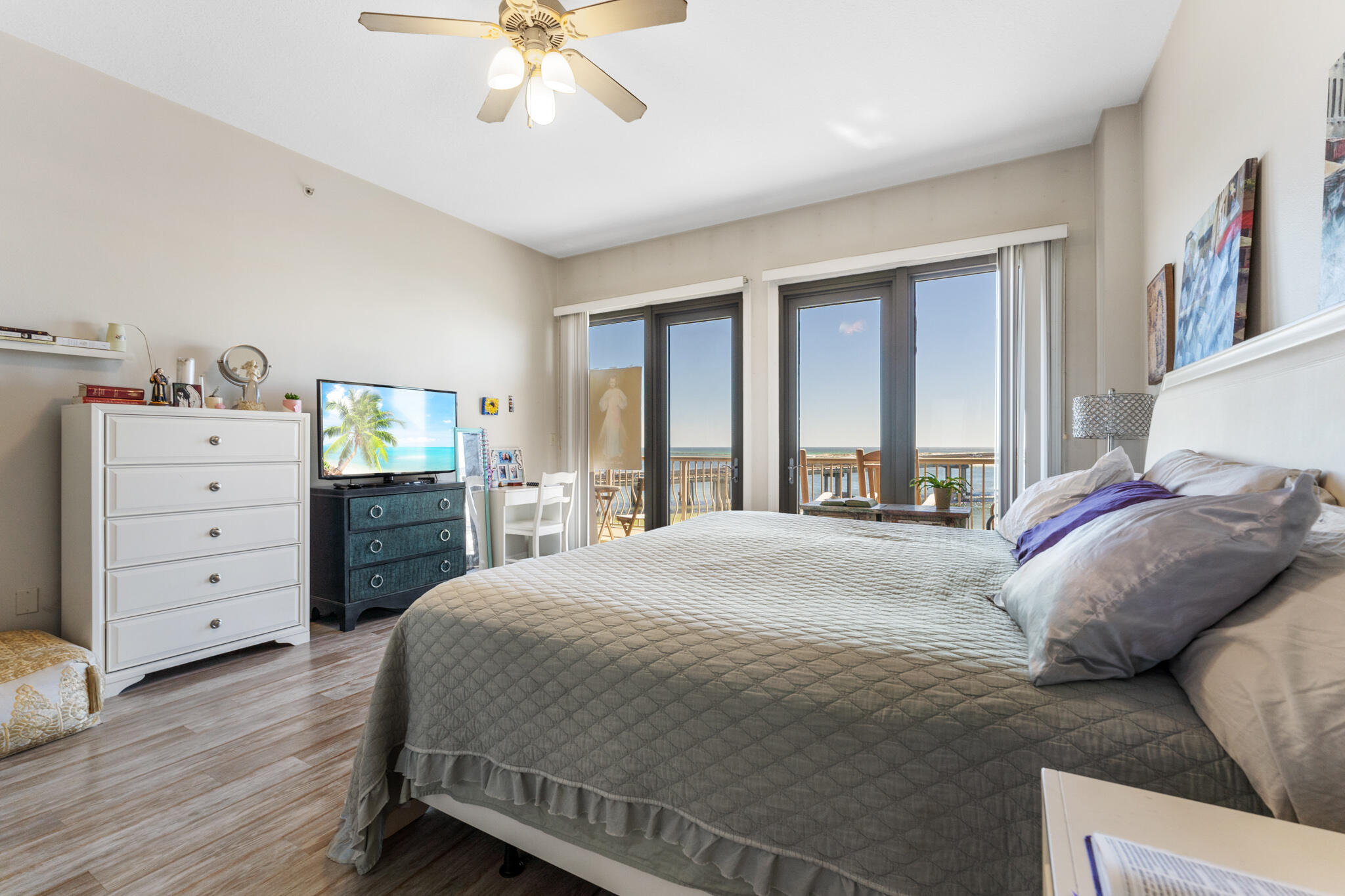 SIDES MORENO POINT WEST - Residential