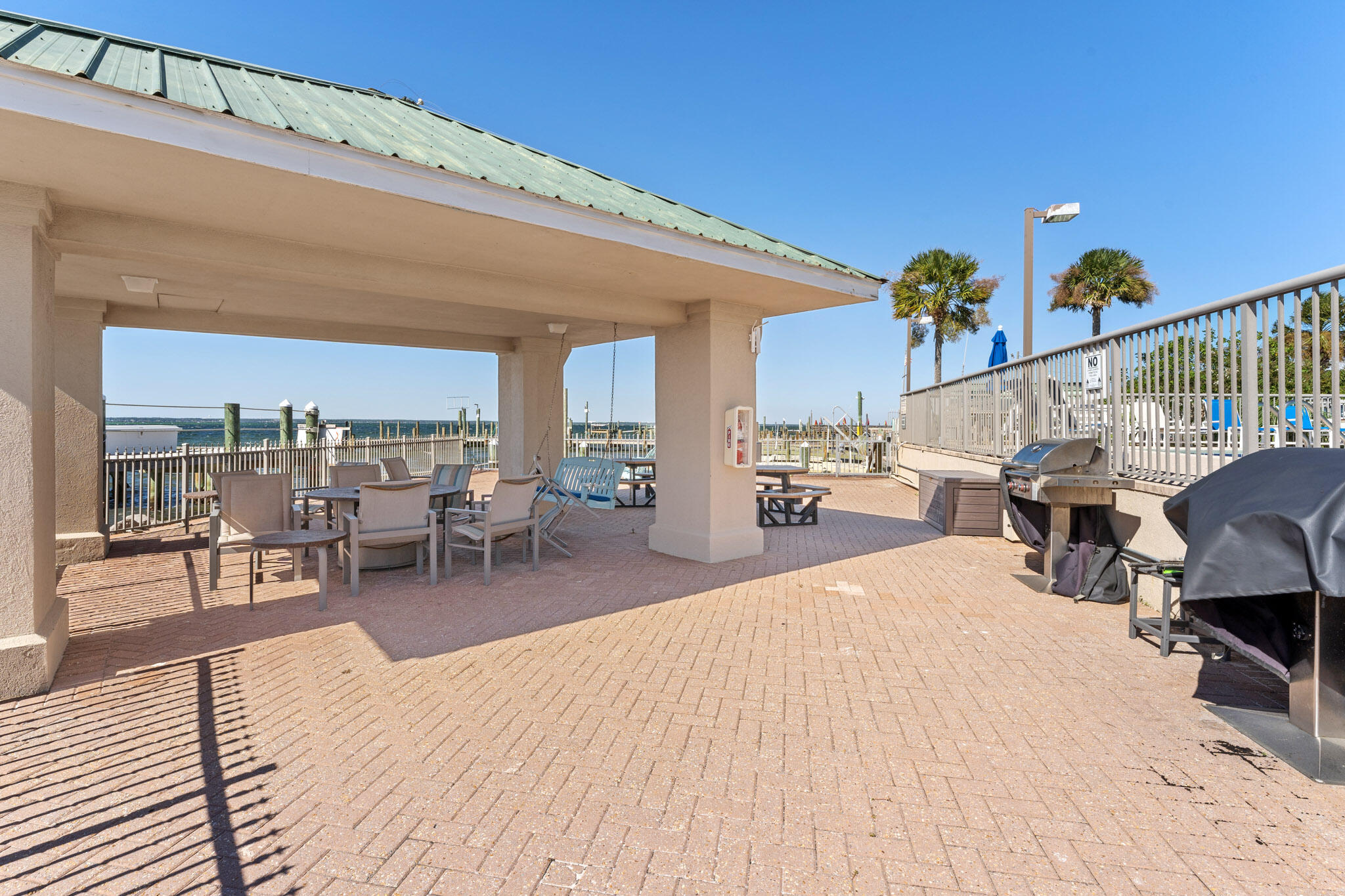 SIDES MORENO POINT WEST - Residential