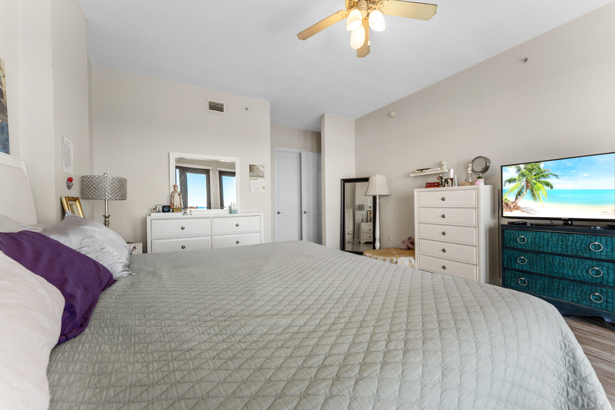 SIDES MORENO POINT WEST - Residential