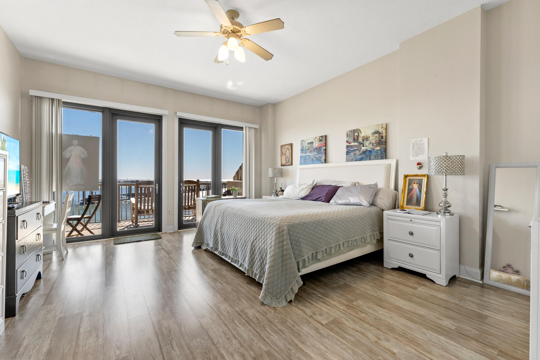 SIDES MORENO POINT WEST - Residential