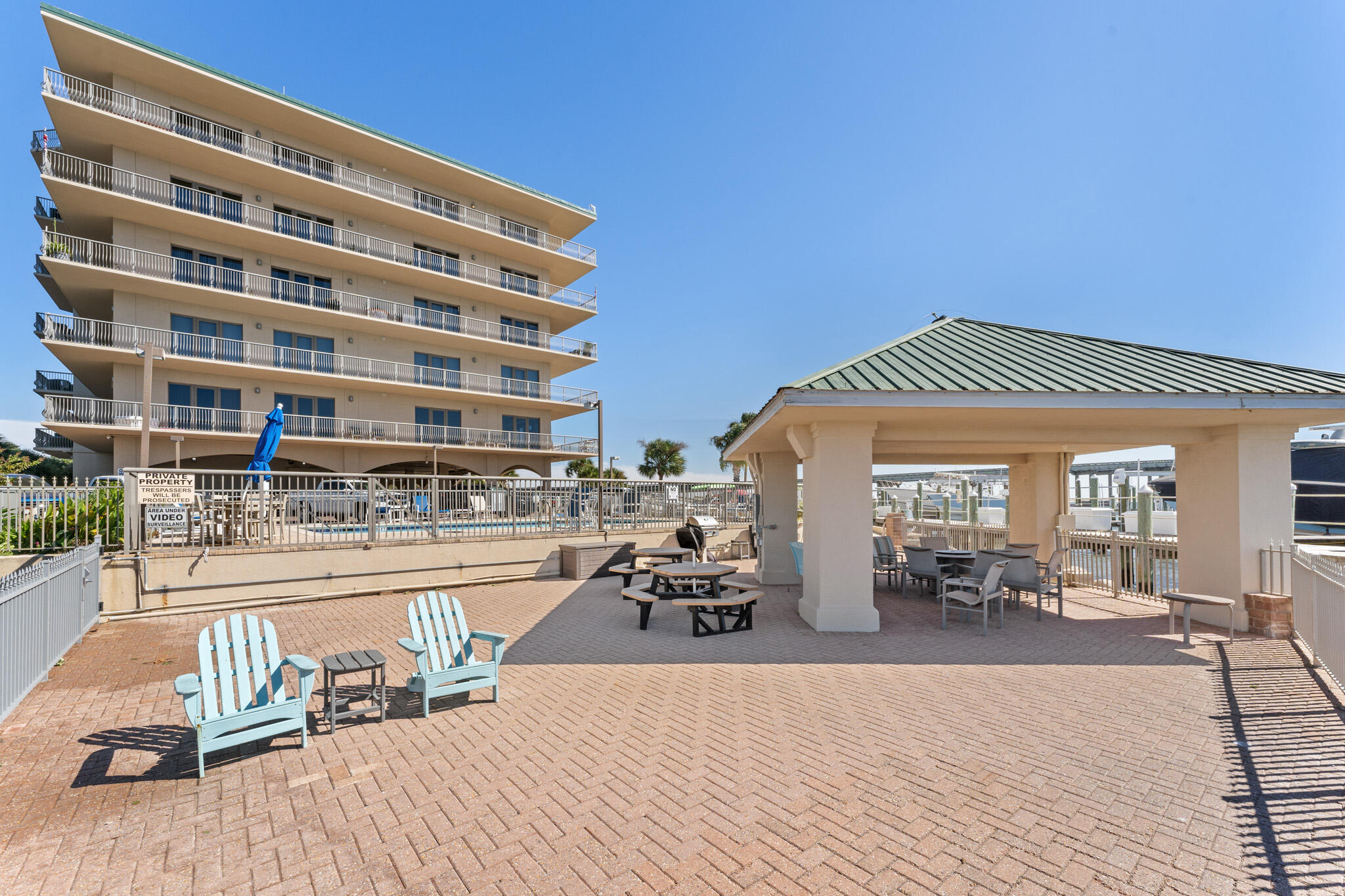 SIDES MORENO POINT WEST - Residential