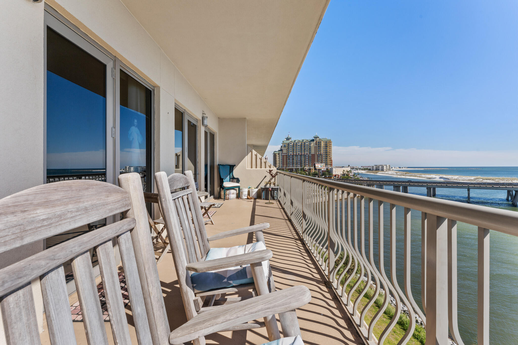 SIDES MORENO POINT WEST - Residential