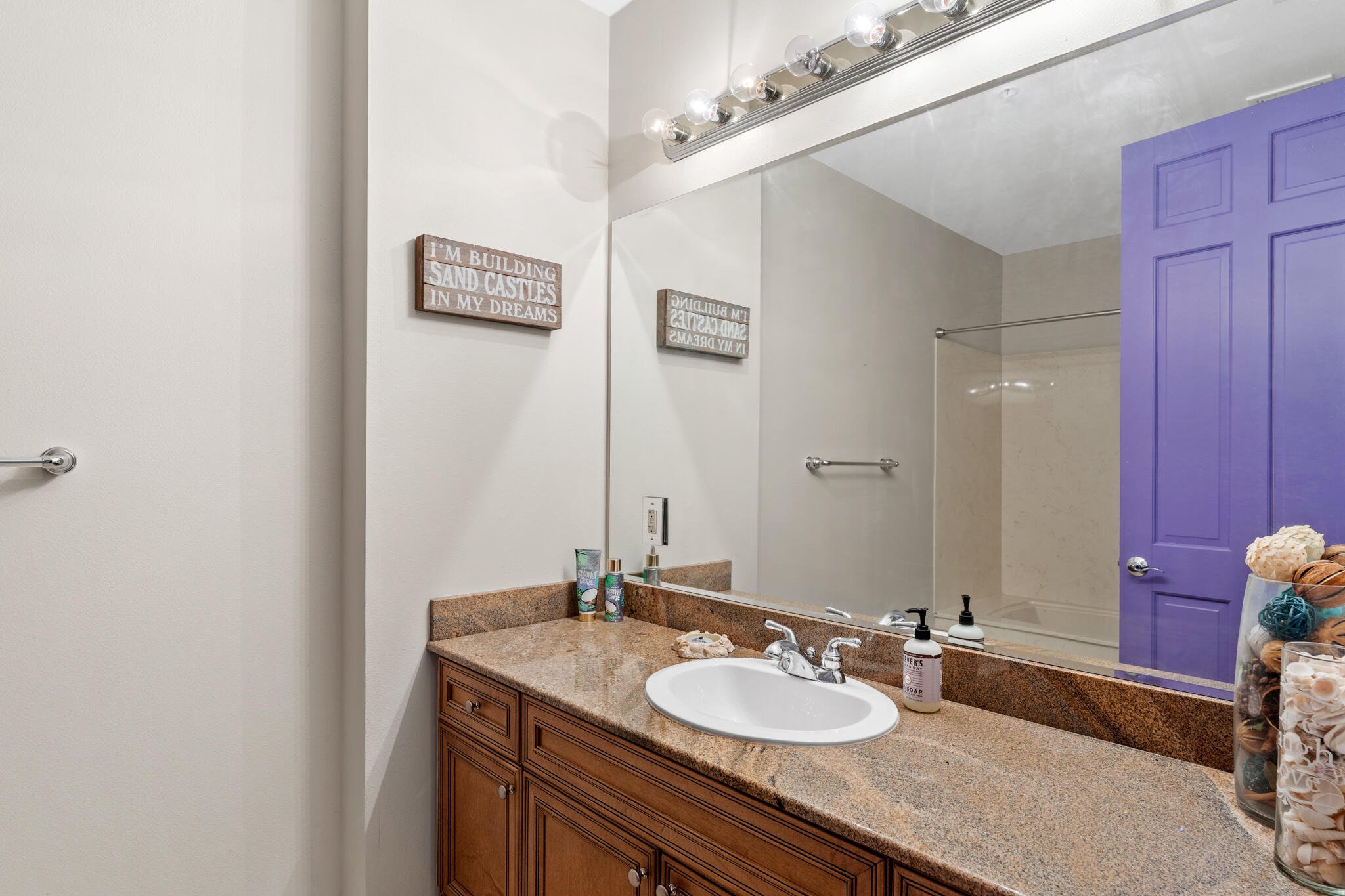 SIDES MORENO POINT WEST - Residential