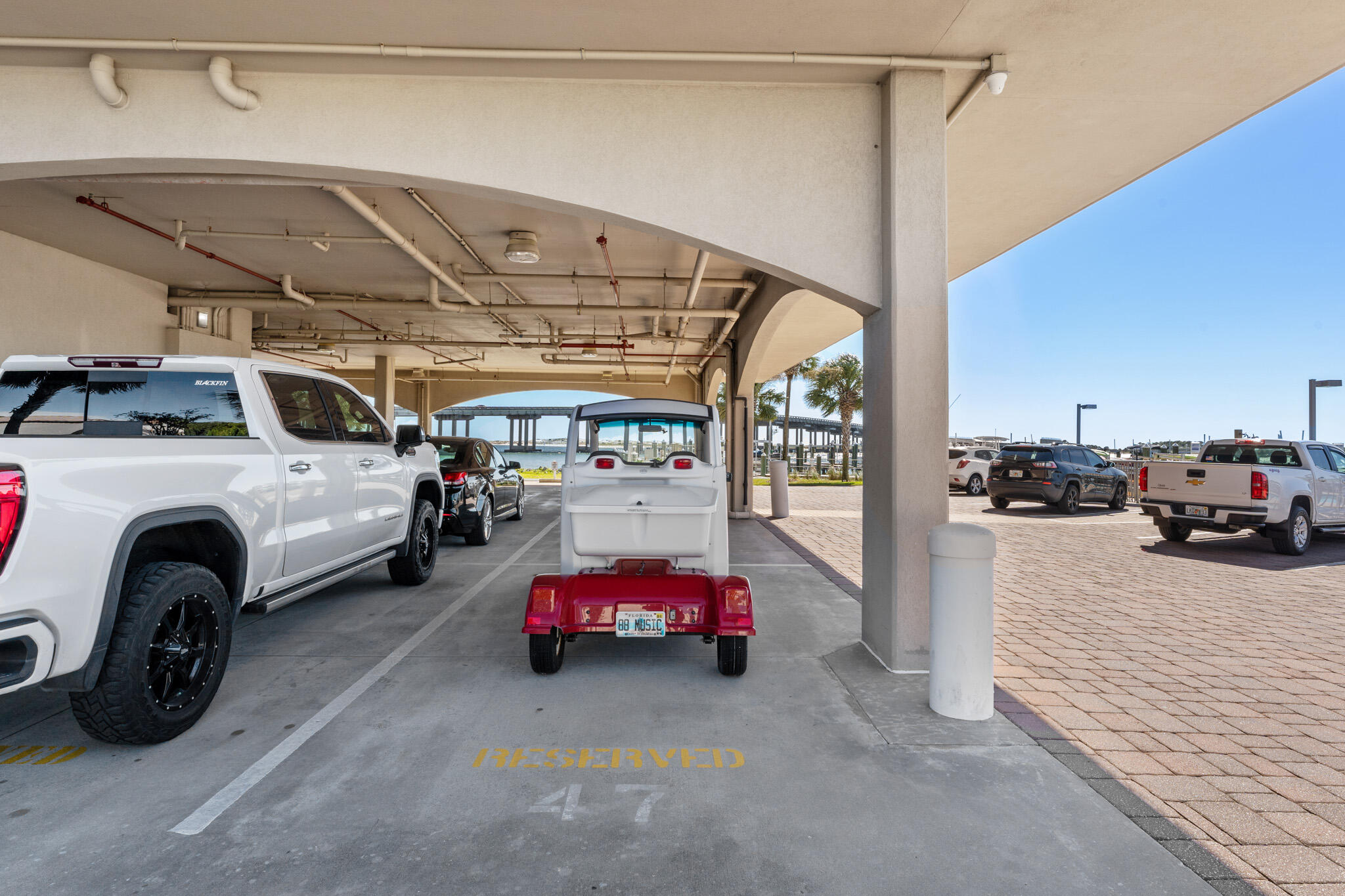 SIDES MORENO POINT WEST - Residential