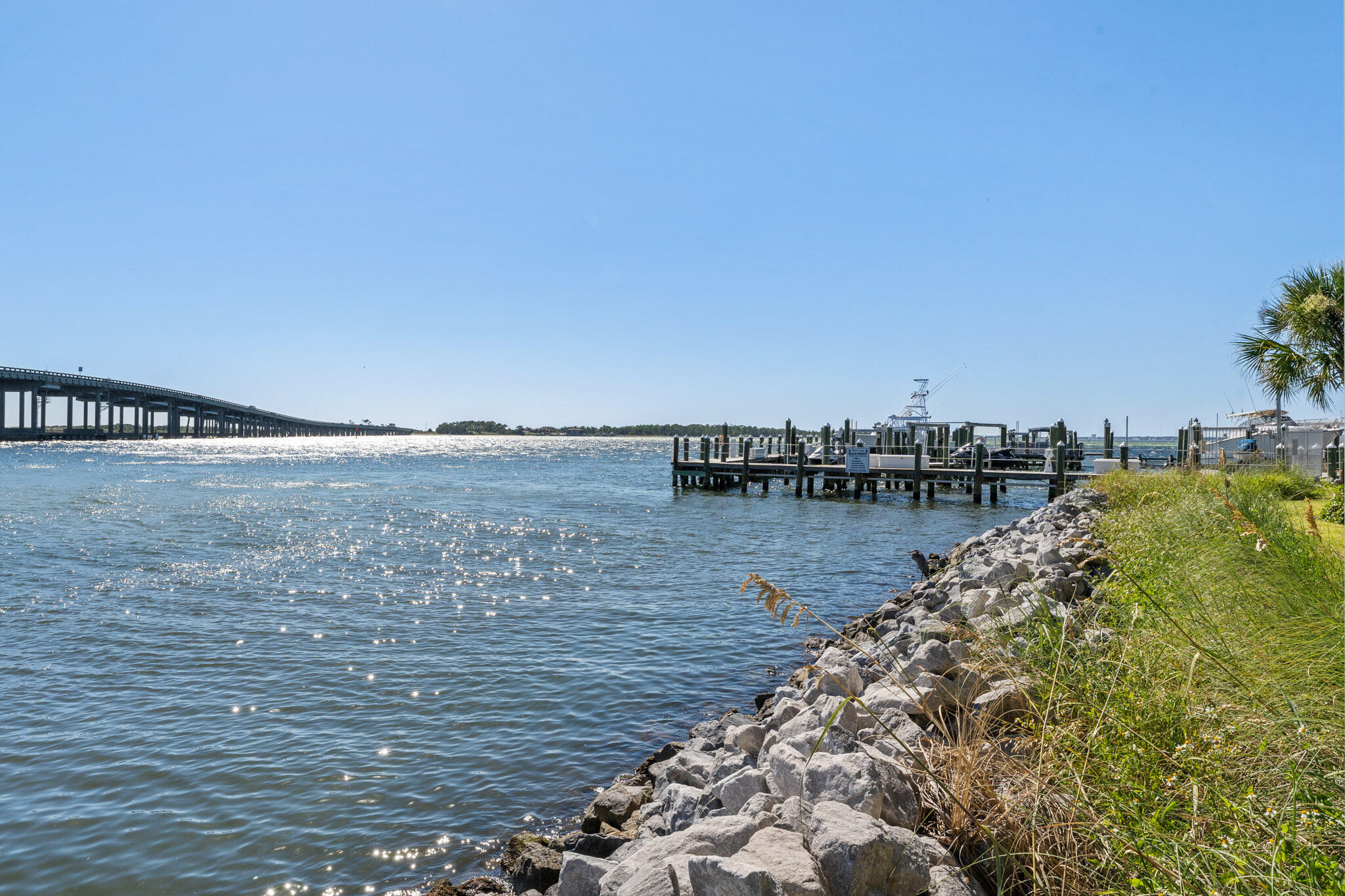 SIDES MORENO POINT WEST - Residential