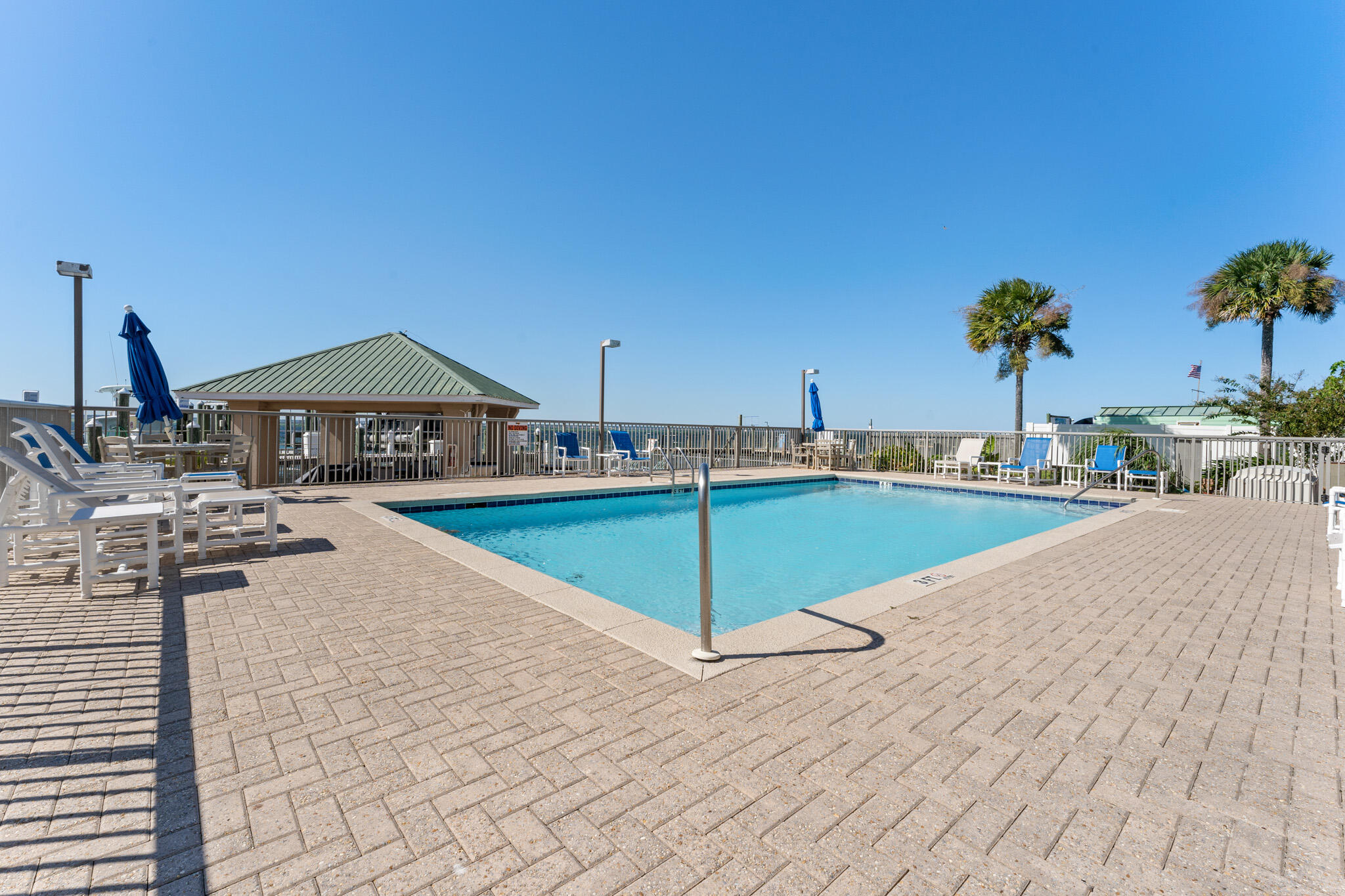 SIDES MORENO POINT WEST - Residential