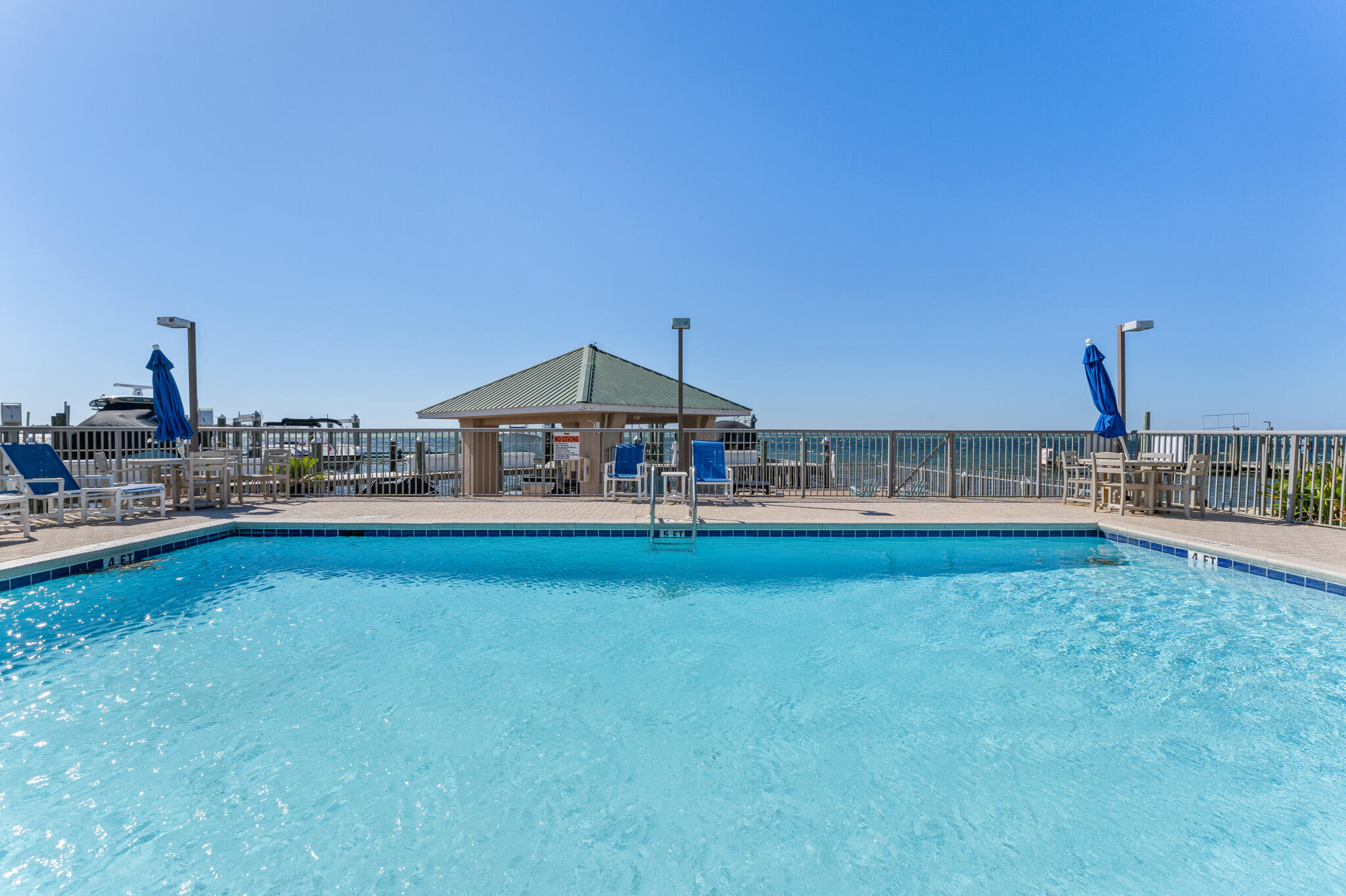 SIDES MORENO POINT WEST - Residential