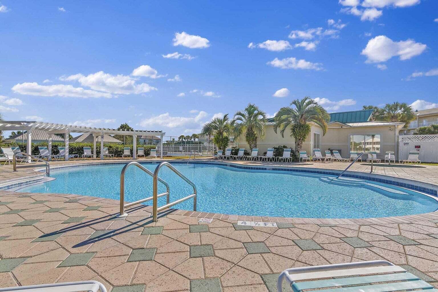 MARAVILLA CONDO 2 - Residential