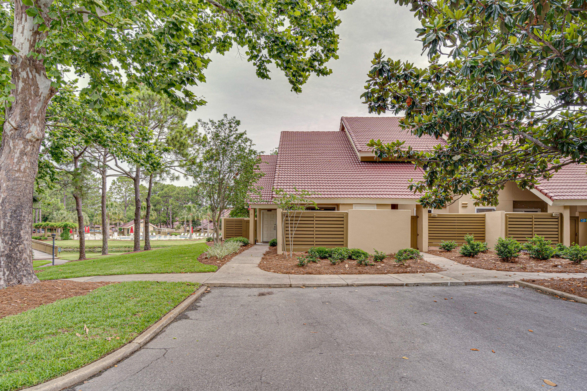BEACHWALK T/H - Residential