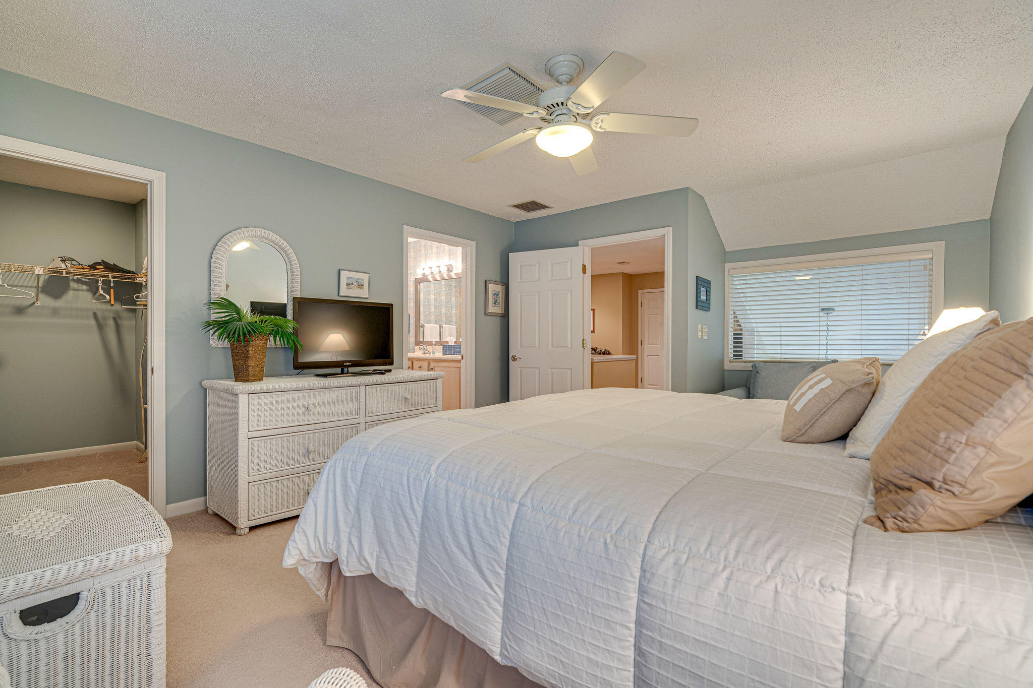 BEACHWALK T/H - Residential