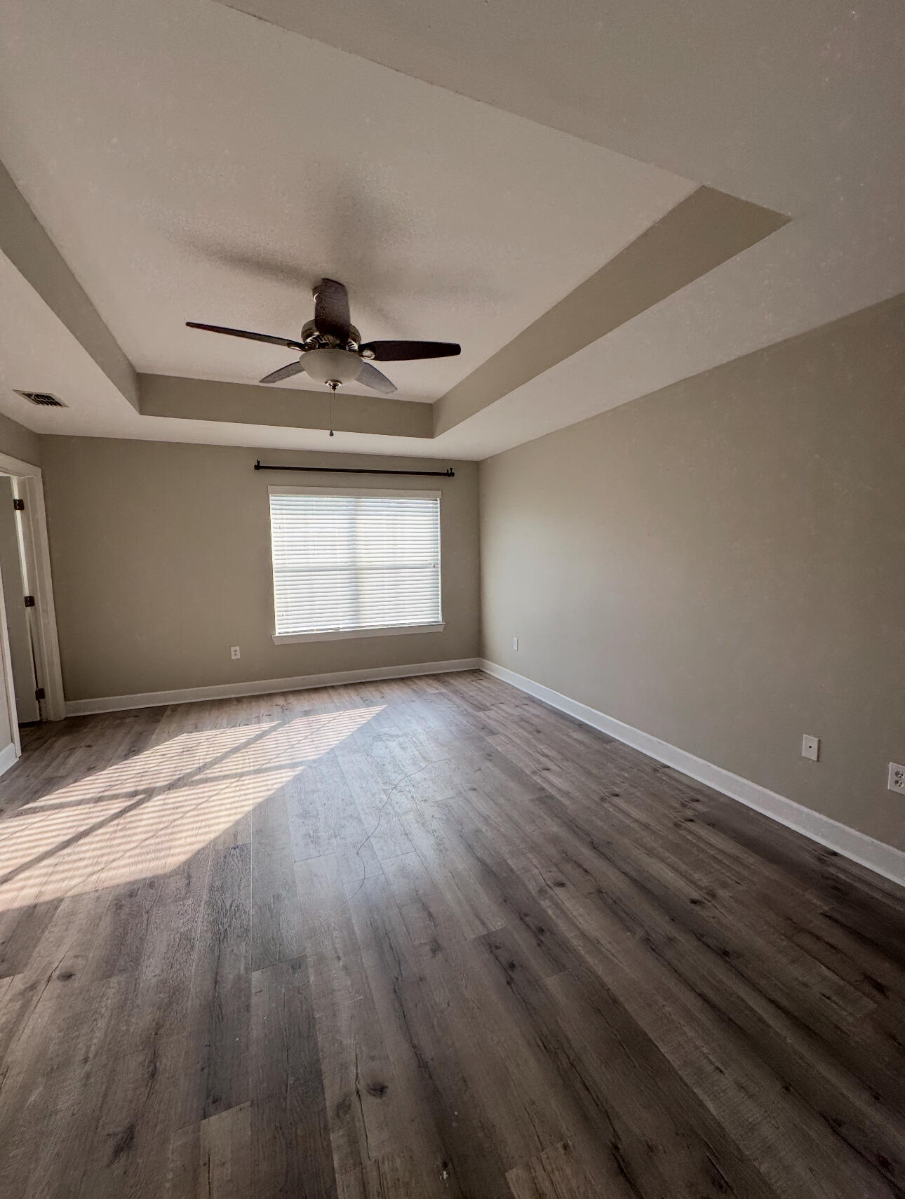 EAGLE BAY - Residential Lease