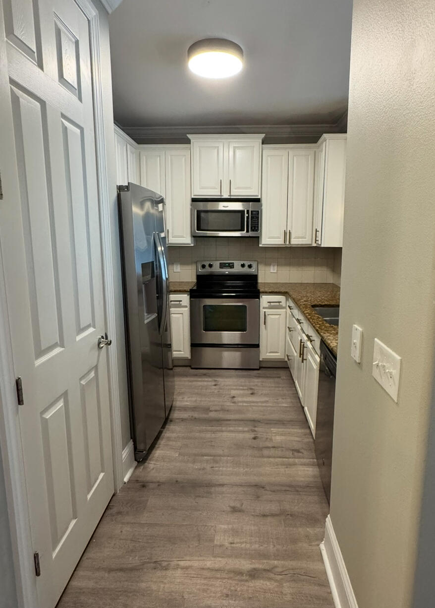 EAGLE BAY - Residential Lease