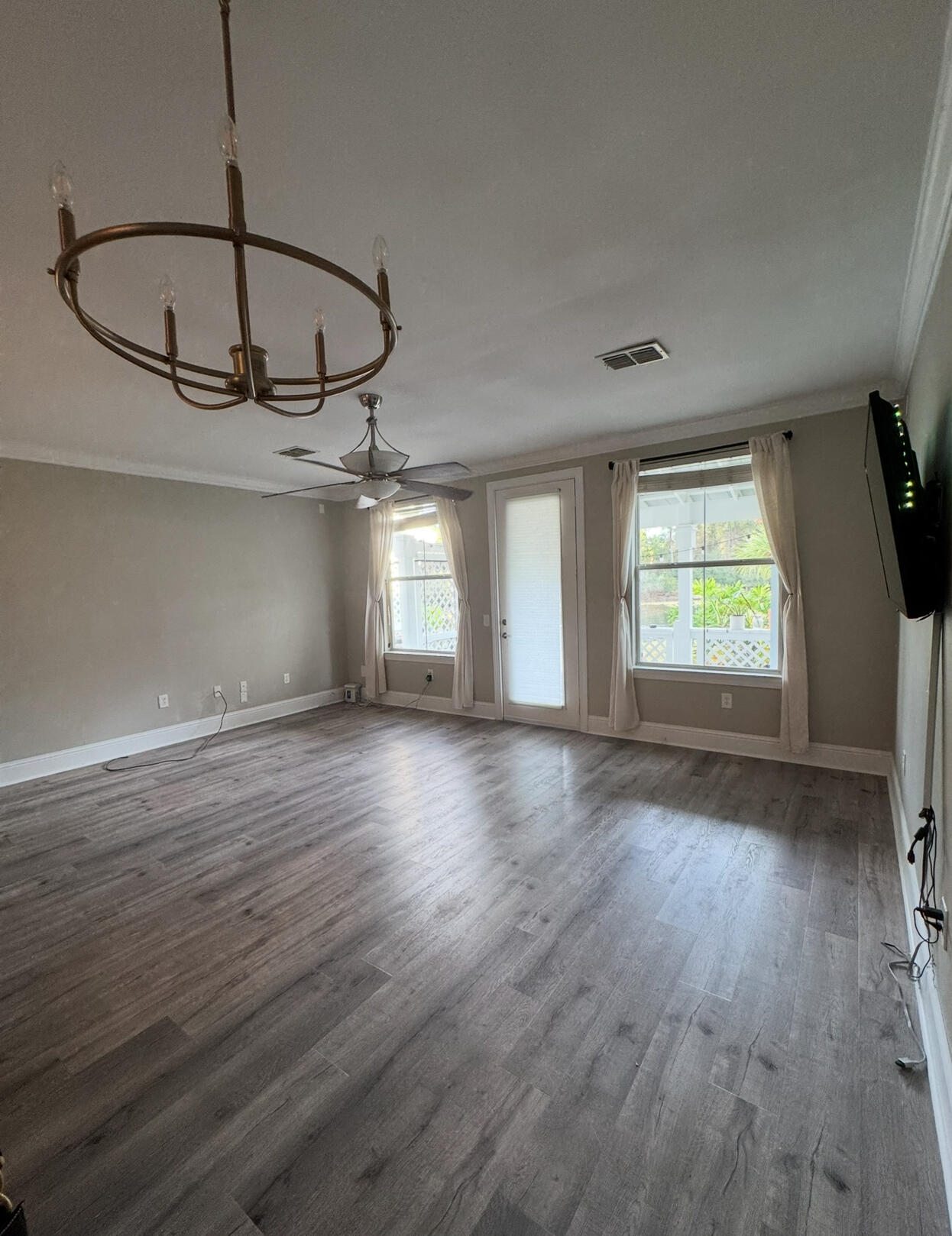 EAGLE BAY - Residential Lease