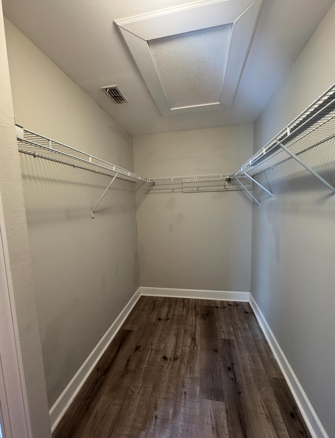 EAGLE BAY - Residential Lease