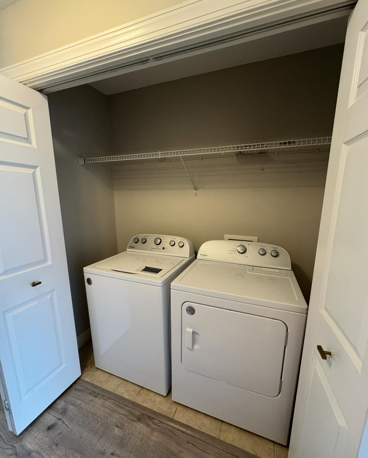 EAGLE BAY - Residential Lease