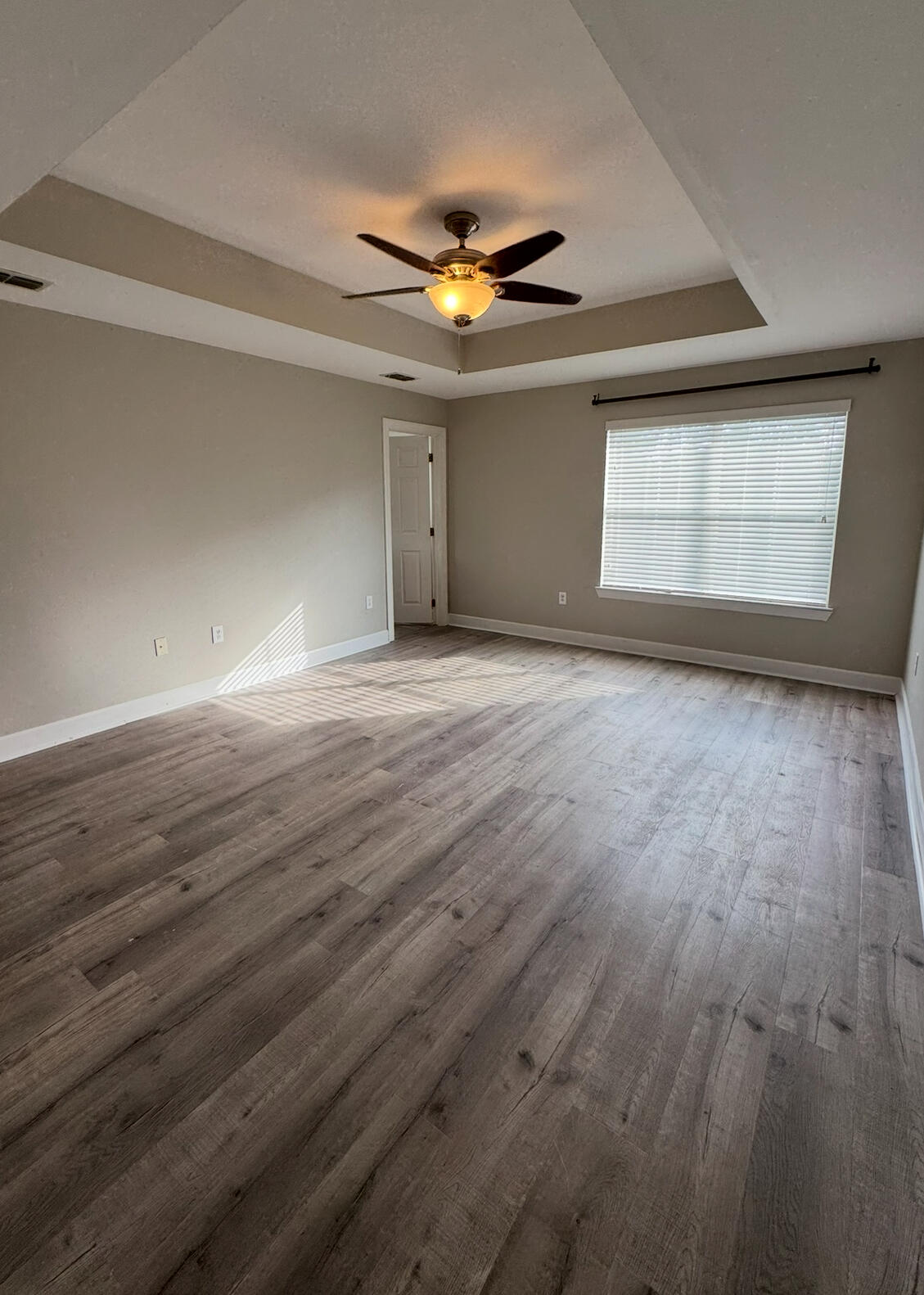 EAGLE BAY - Residential Lease