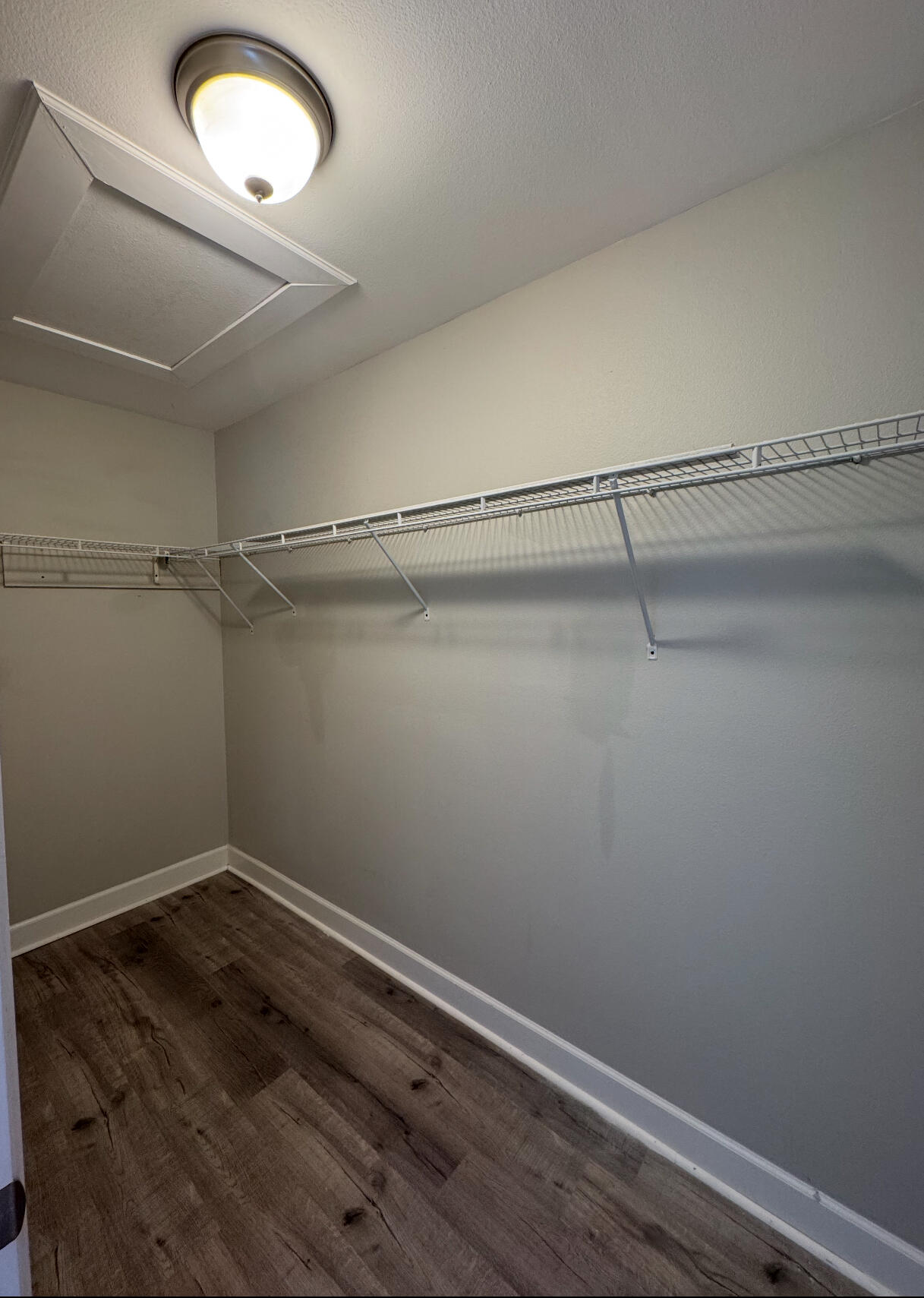 EAGLE BAY - Residential Lease