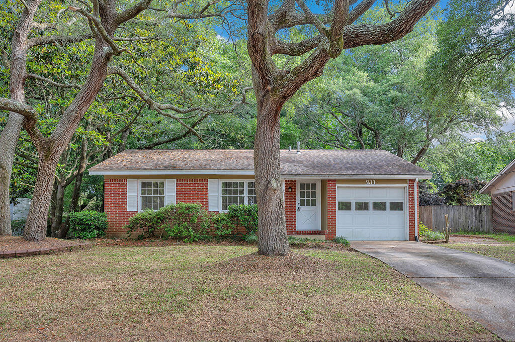 PINECREST HILLS - Residential