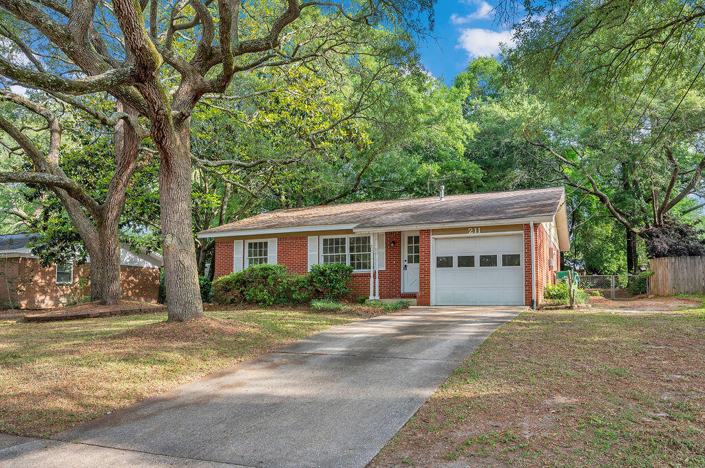 PINECREST HILLS - Residential