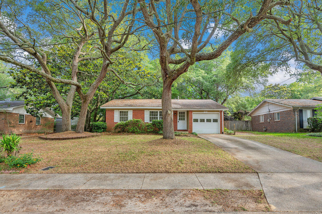 PINECREST HILLS - Residential