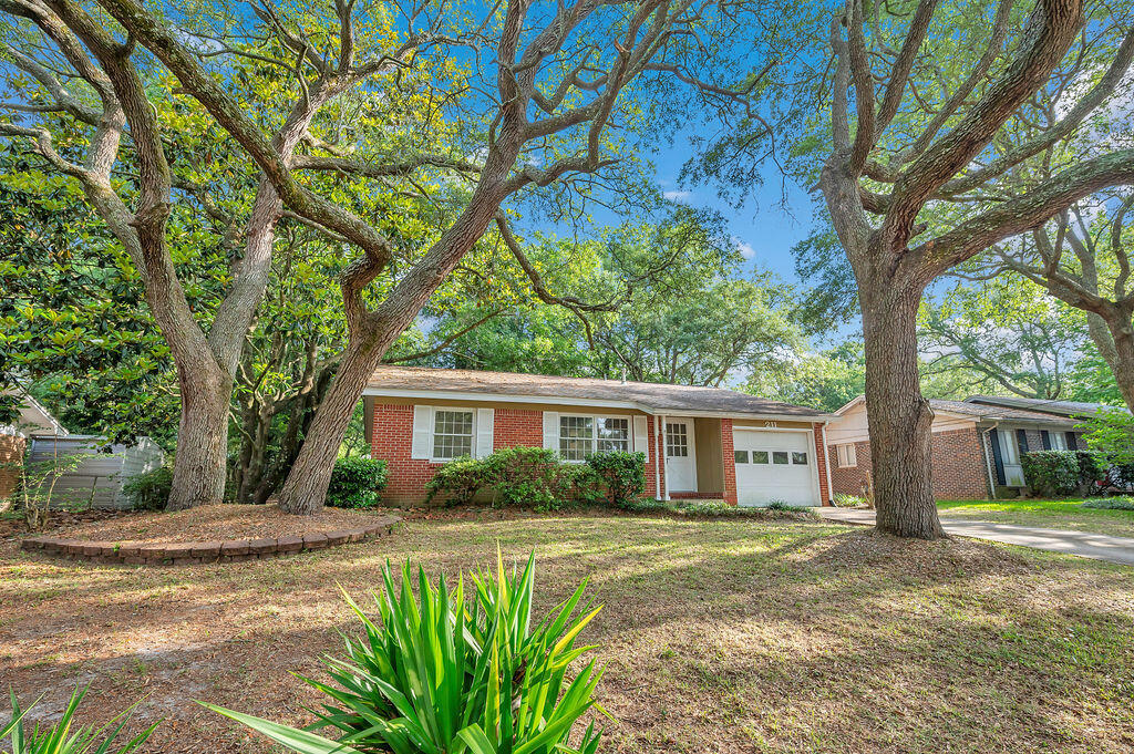 PINECREST HILLS - Residential