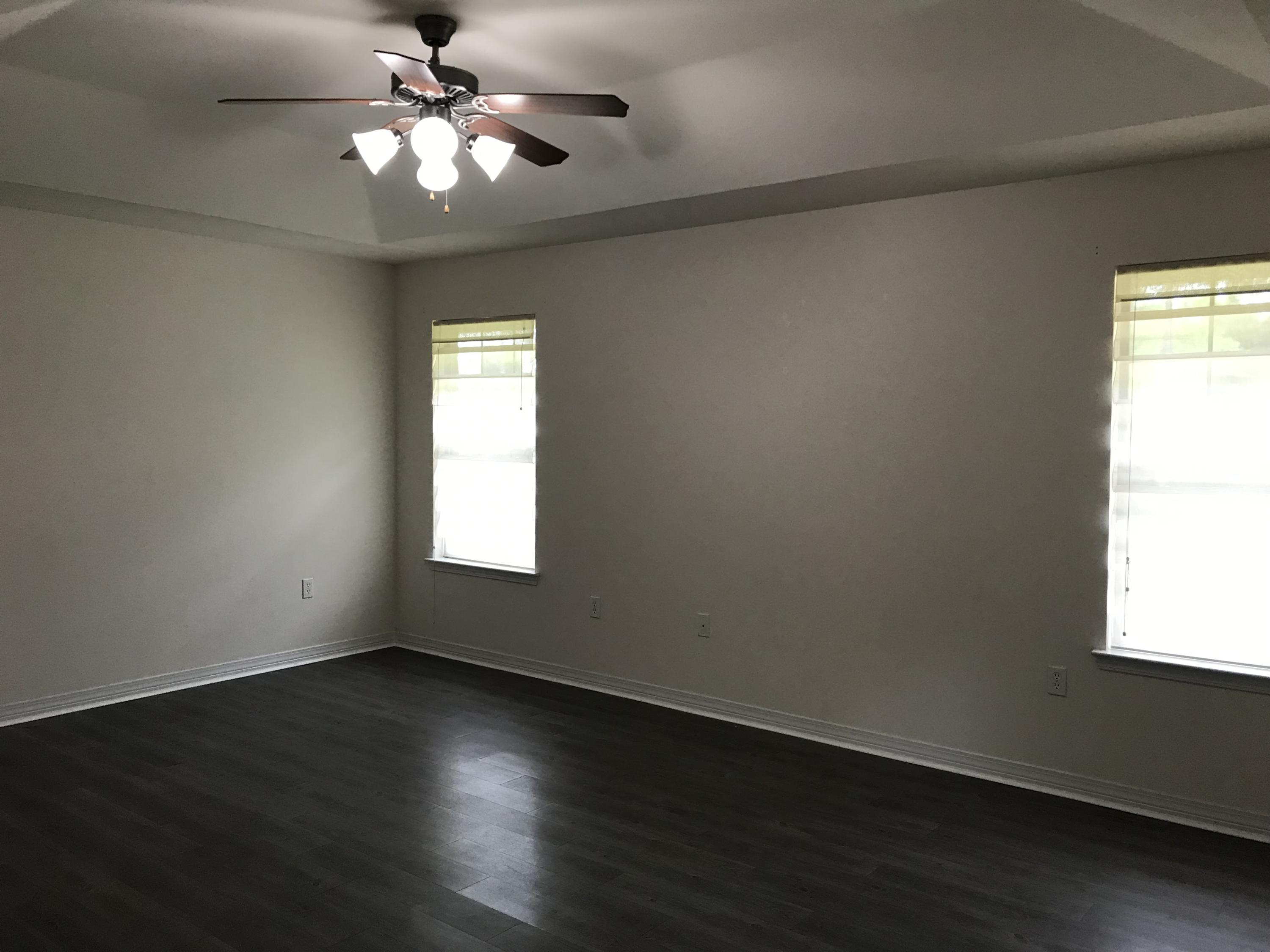 CREETWOOD VILLAGE - Residential Lease