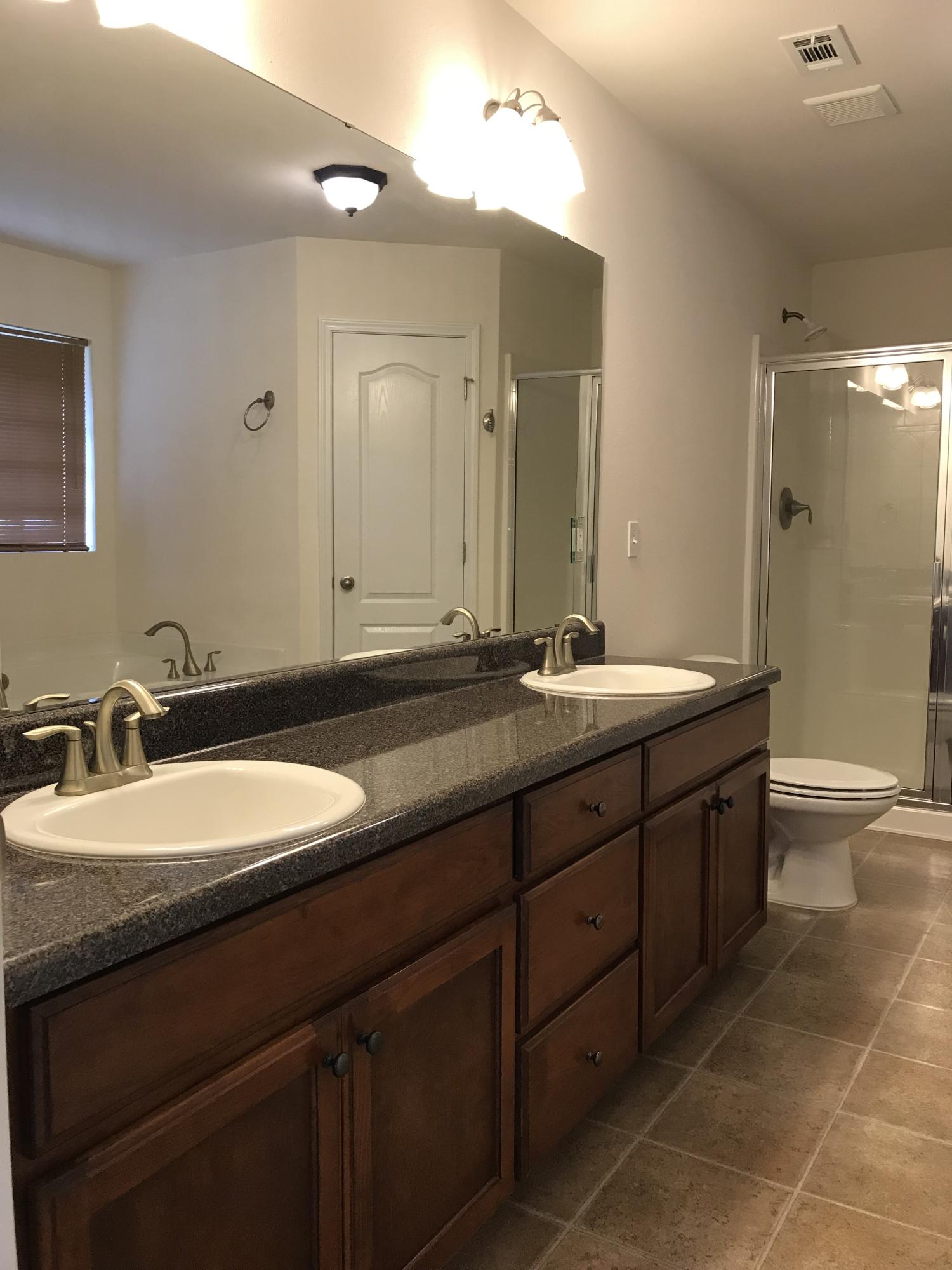 CREETWOOD VILLAGE - Residential Lease