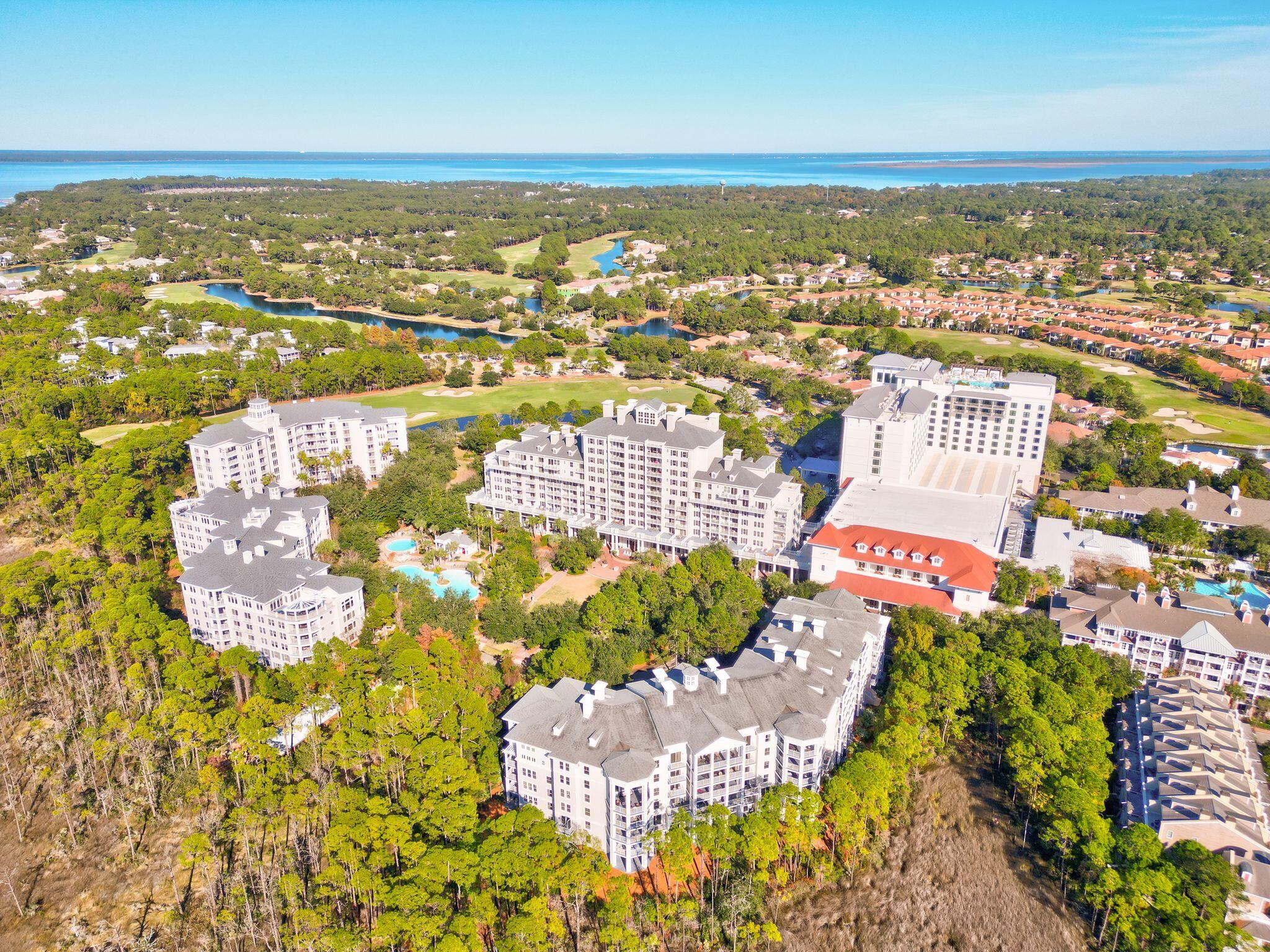 BAHIA CONDO - Residential