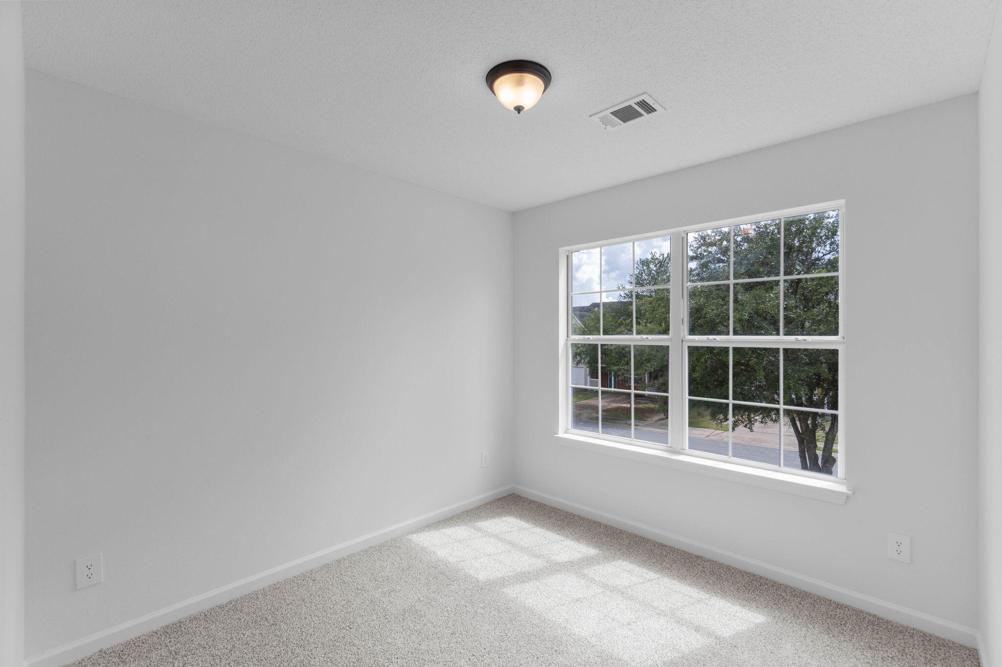 ROLLING PINES - Residential