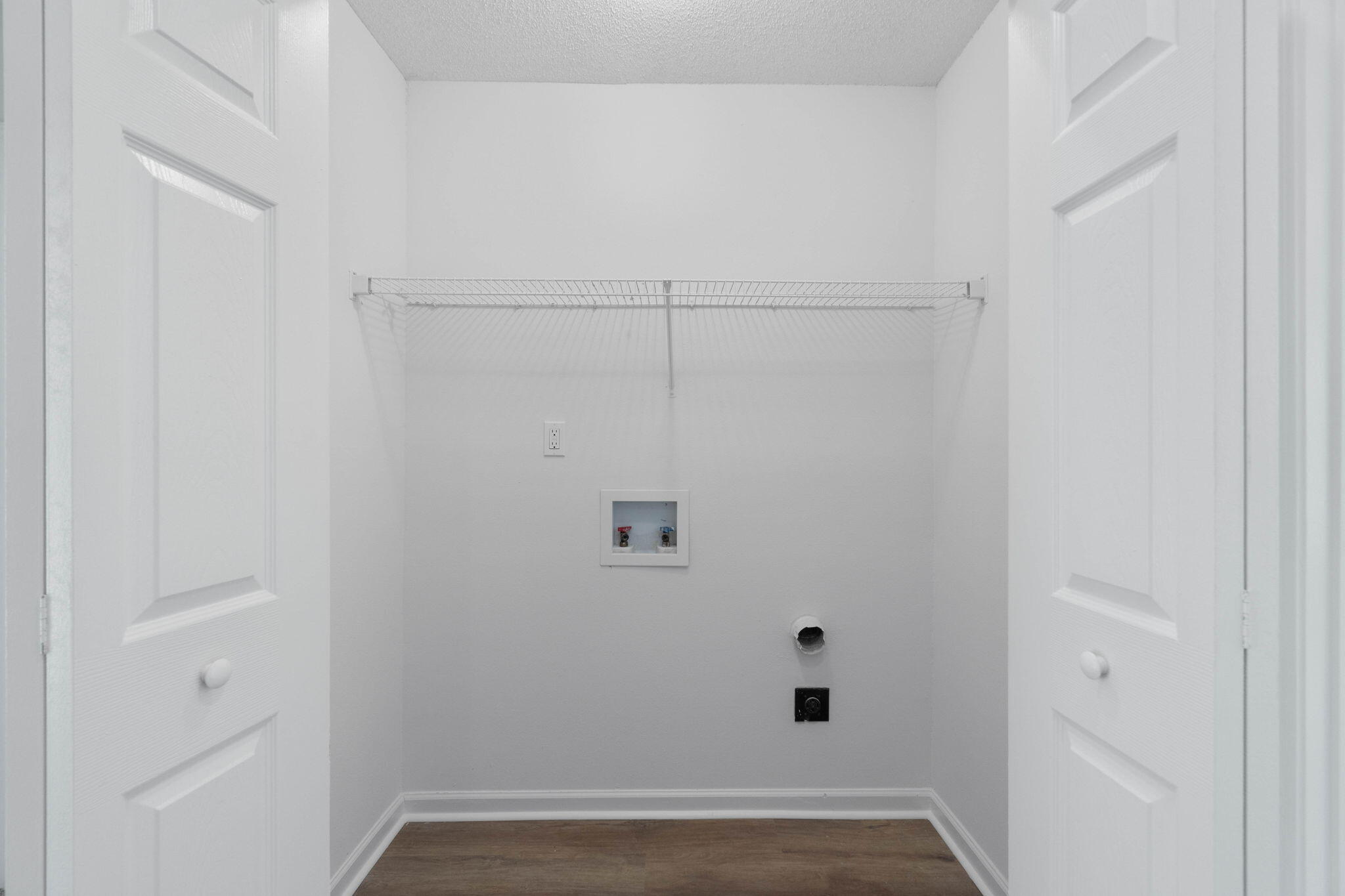 ROLLING PINES - Residential