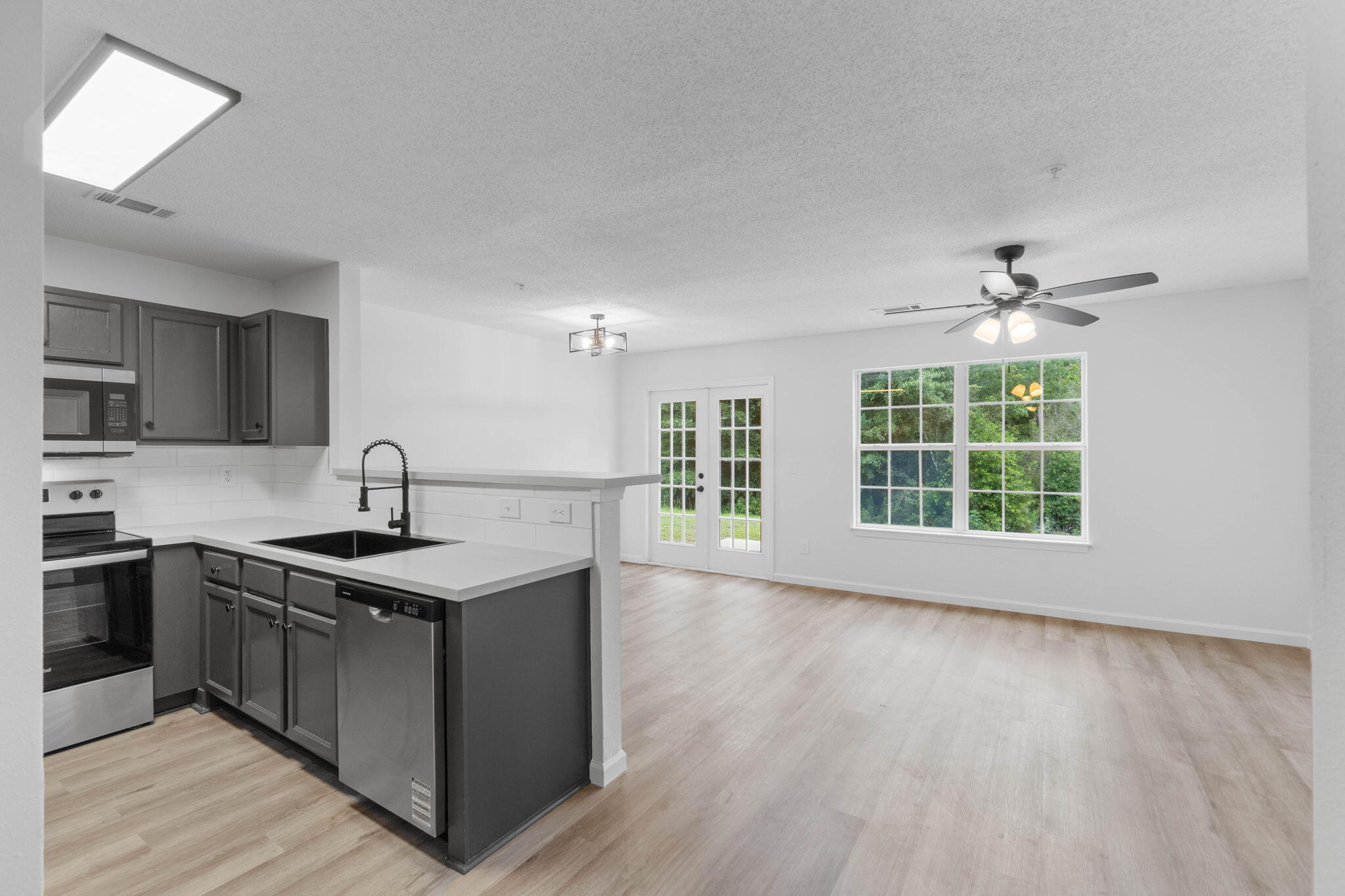 ROLLING PINES - Residential
