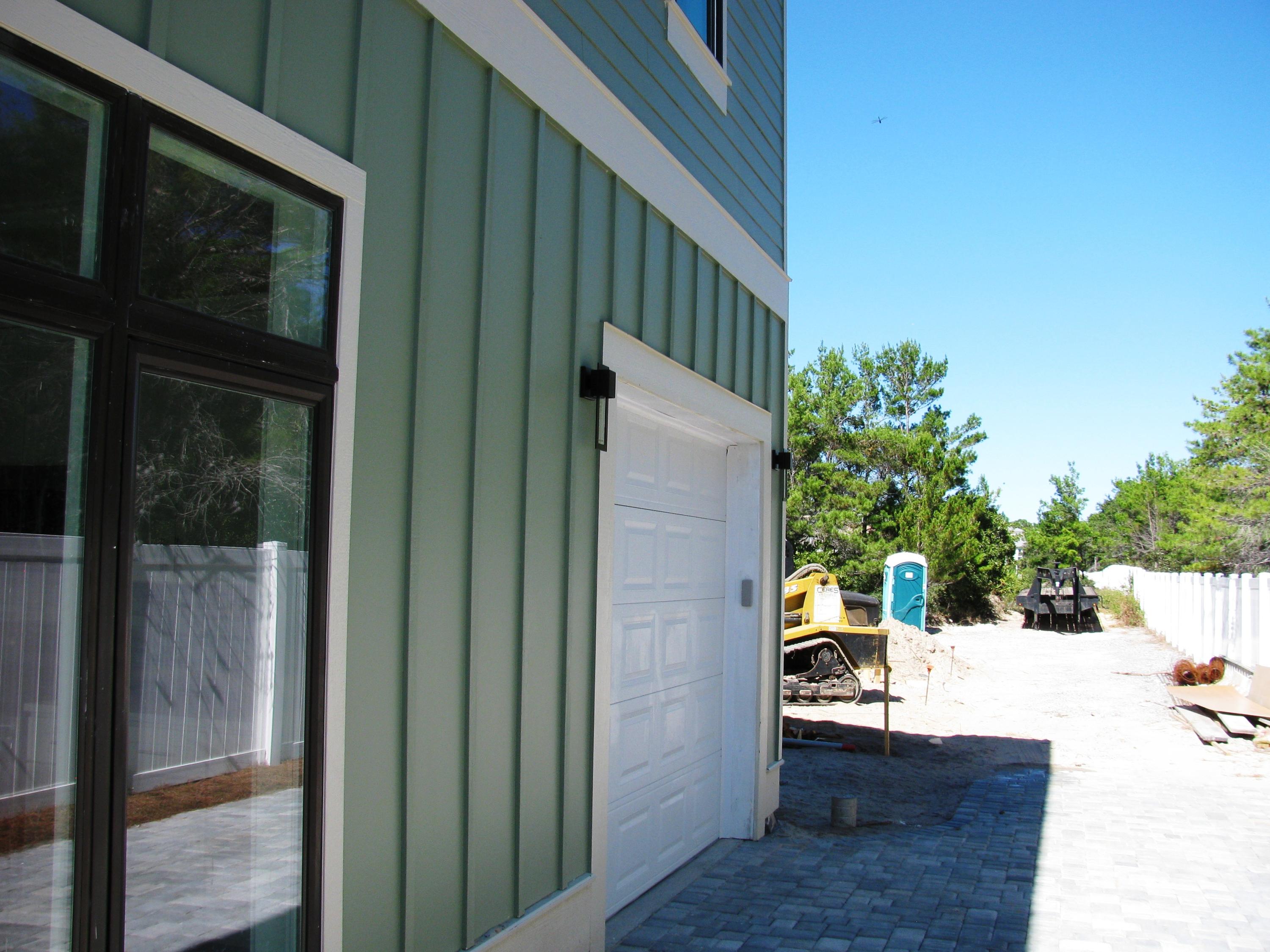 EMERALD WATERS VILLAGE - Residential