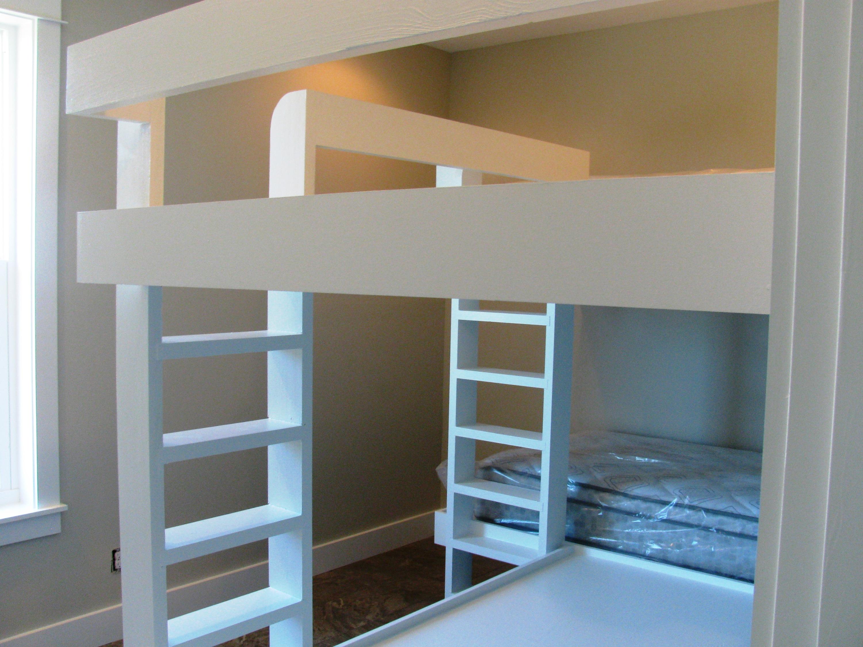 EMERALD WATERS VILLAGE - Residential