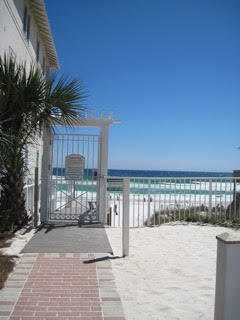 EMERALD WATERS VILLAGE - Residential