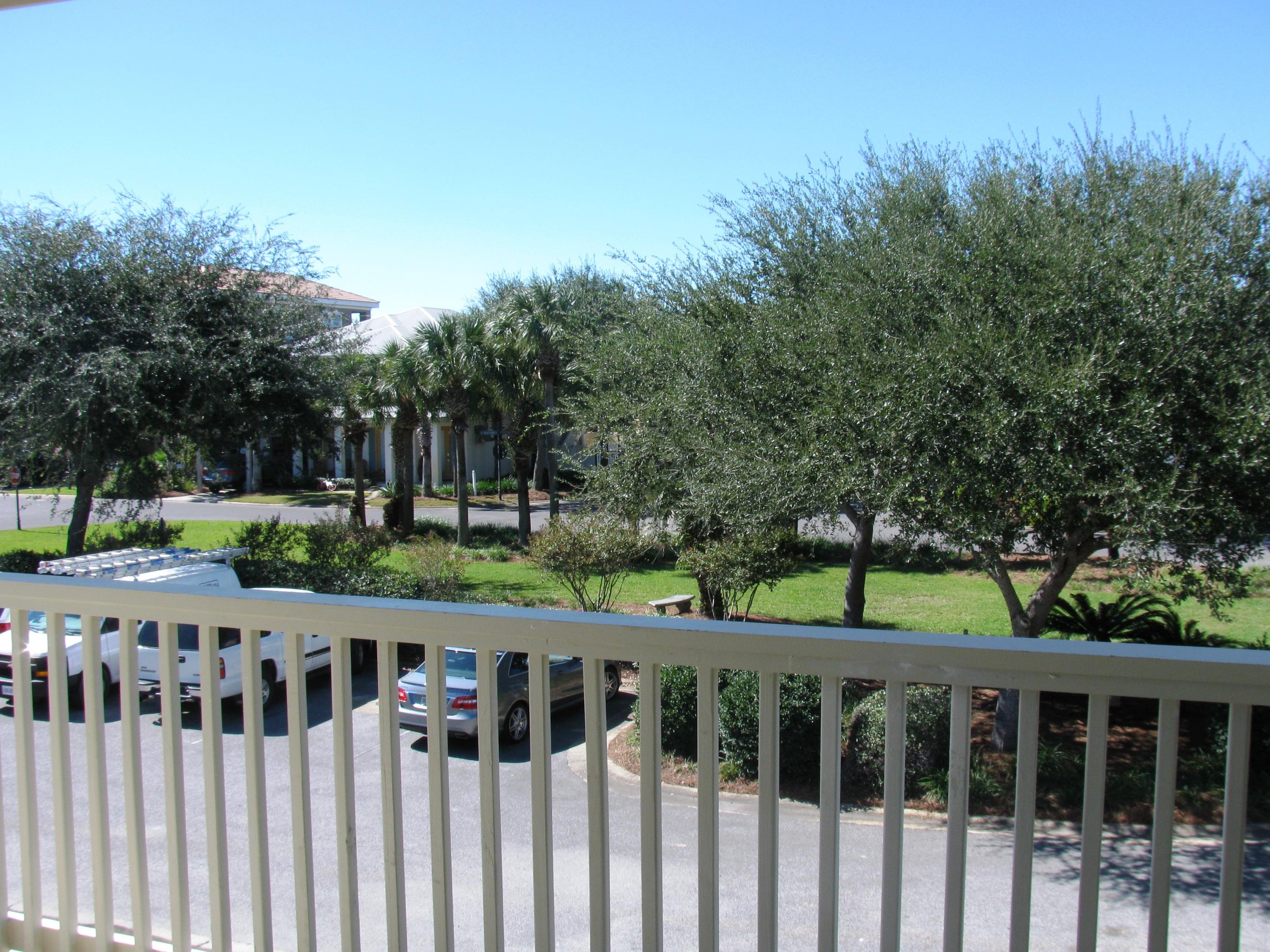 EMERALD WATERS VILLAGE - Residential