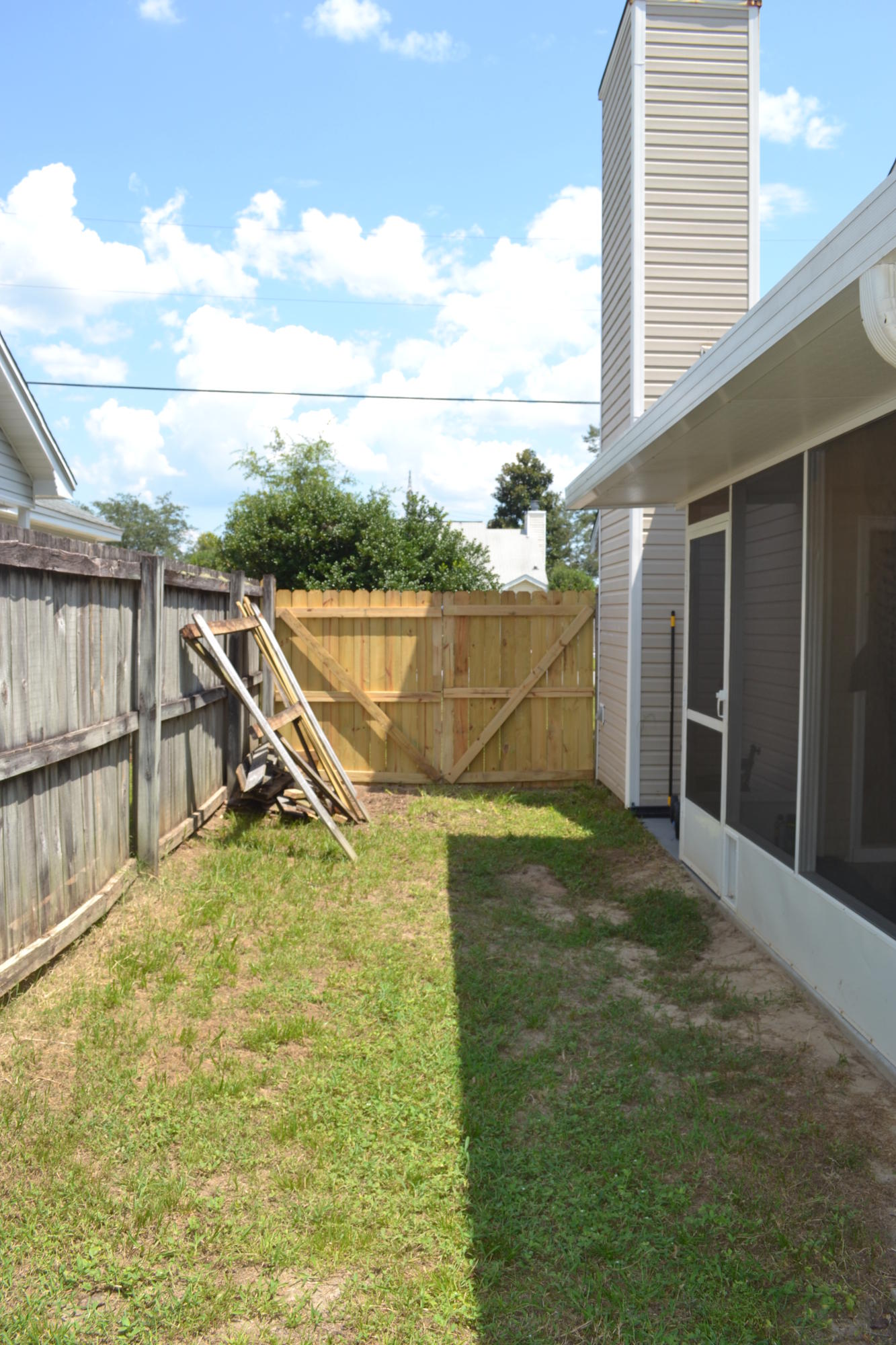 SOUTHWAY EST 1ST ADD LOT 6 BLK 1 - Residential