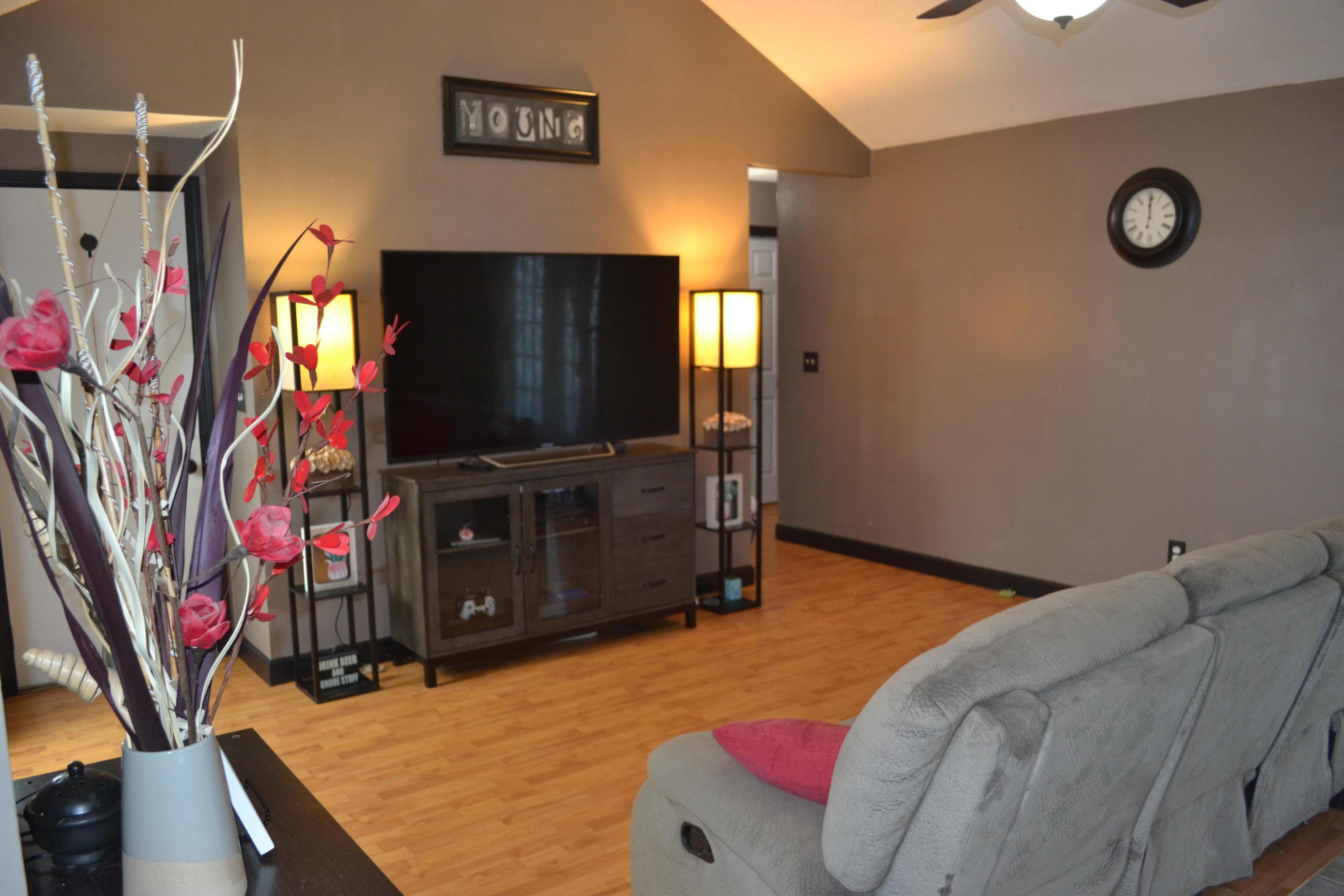 SOUTHWAY EST 1ST ADD LOT 6 BLK 1 - Residential