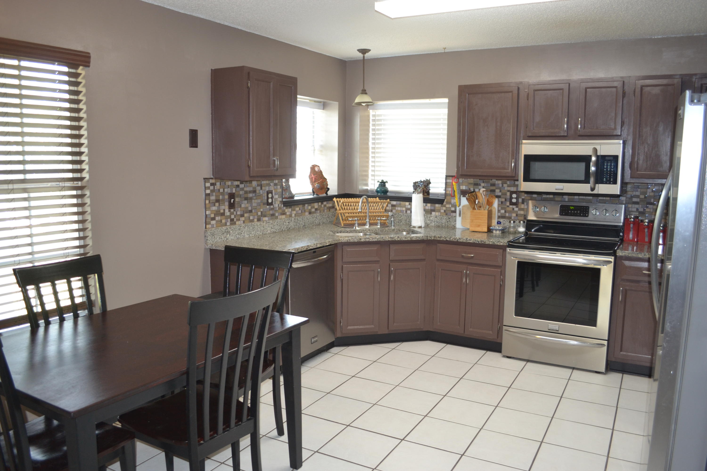 SOUTHWAY EST 1ST ADD LOT 6 BLK 1 - Residential