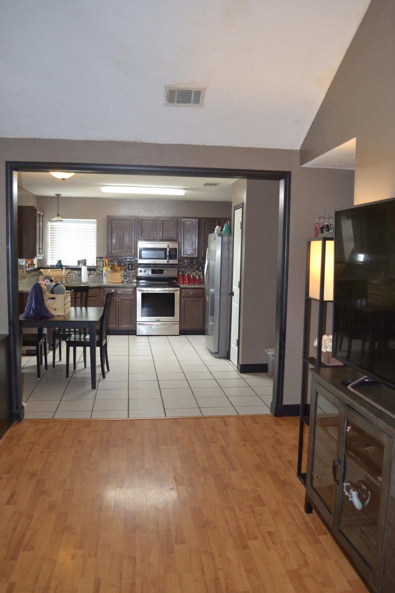 SOUTHWAY EST 1ST ADD LOT 6 BLK 1 - Residential