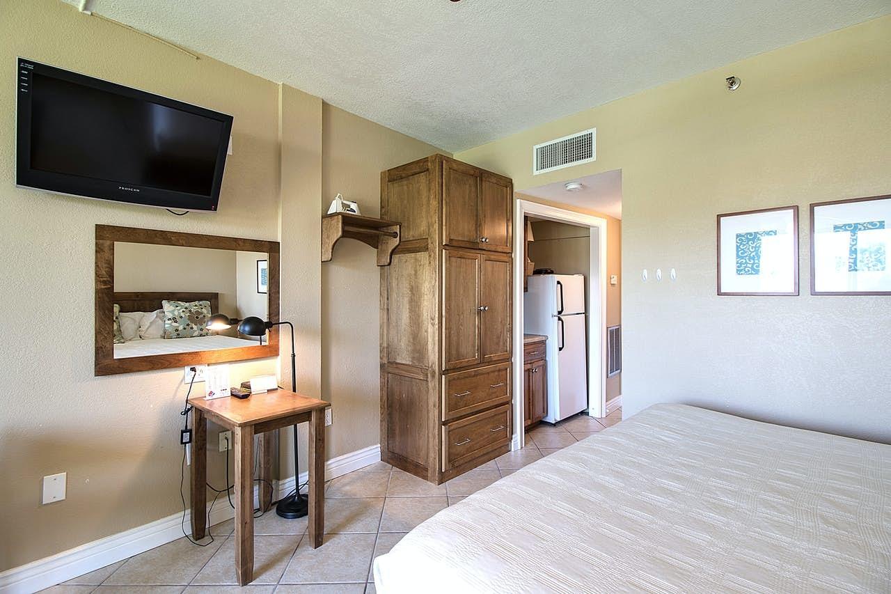 PIRATES BAY PH 1 - Residential