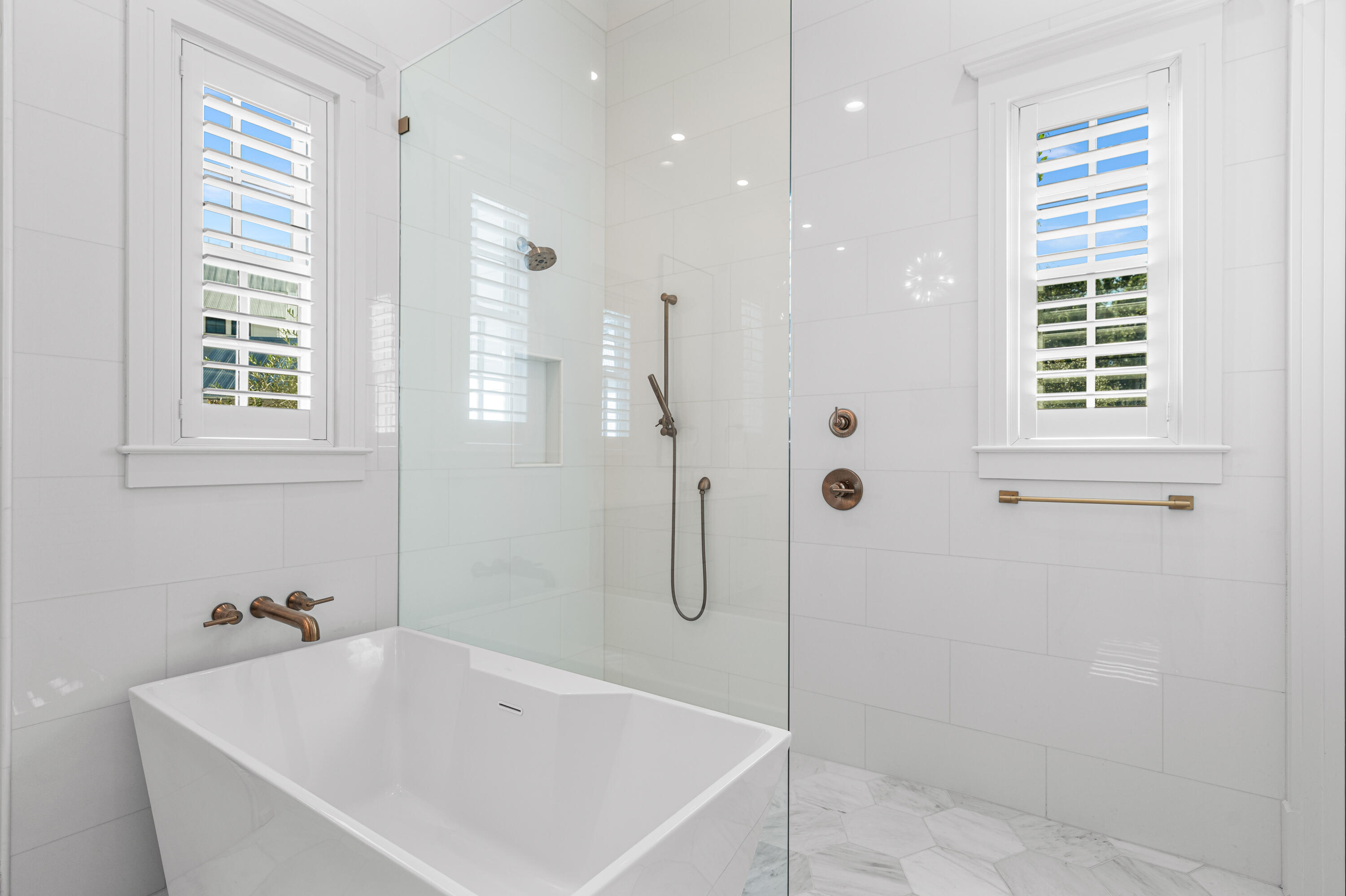 CHURCHILL OAKS - Residential